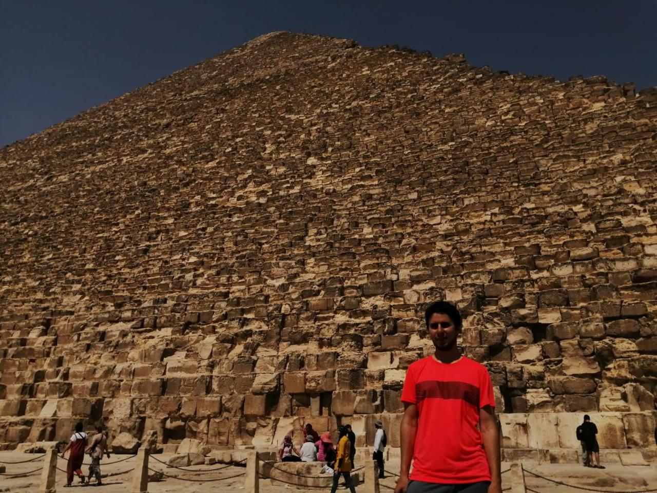 Jana Pyramids view inn
