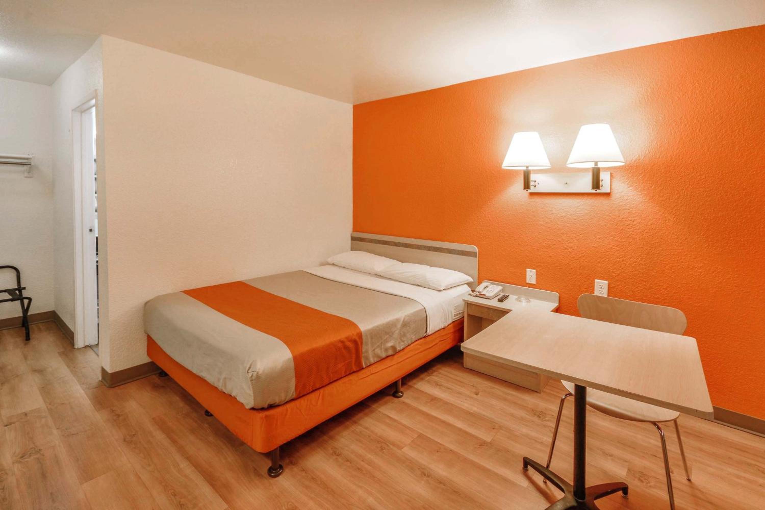 Huntsville Vacations - Motel 6-Huntsville, TX - Property Image 51