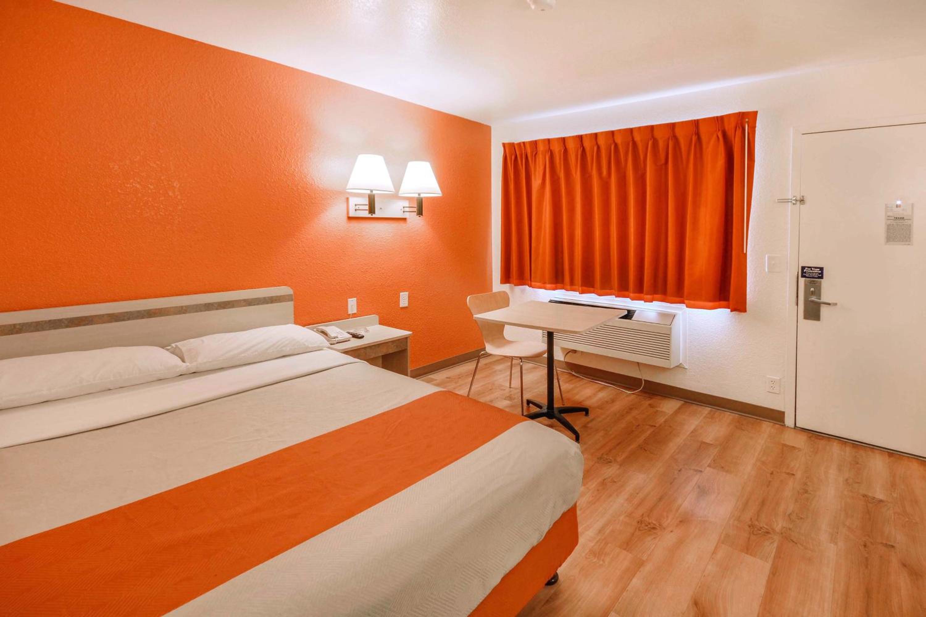 Huntsville Vacations - Motel 6-Huntsville, TX - Property Image 52