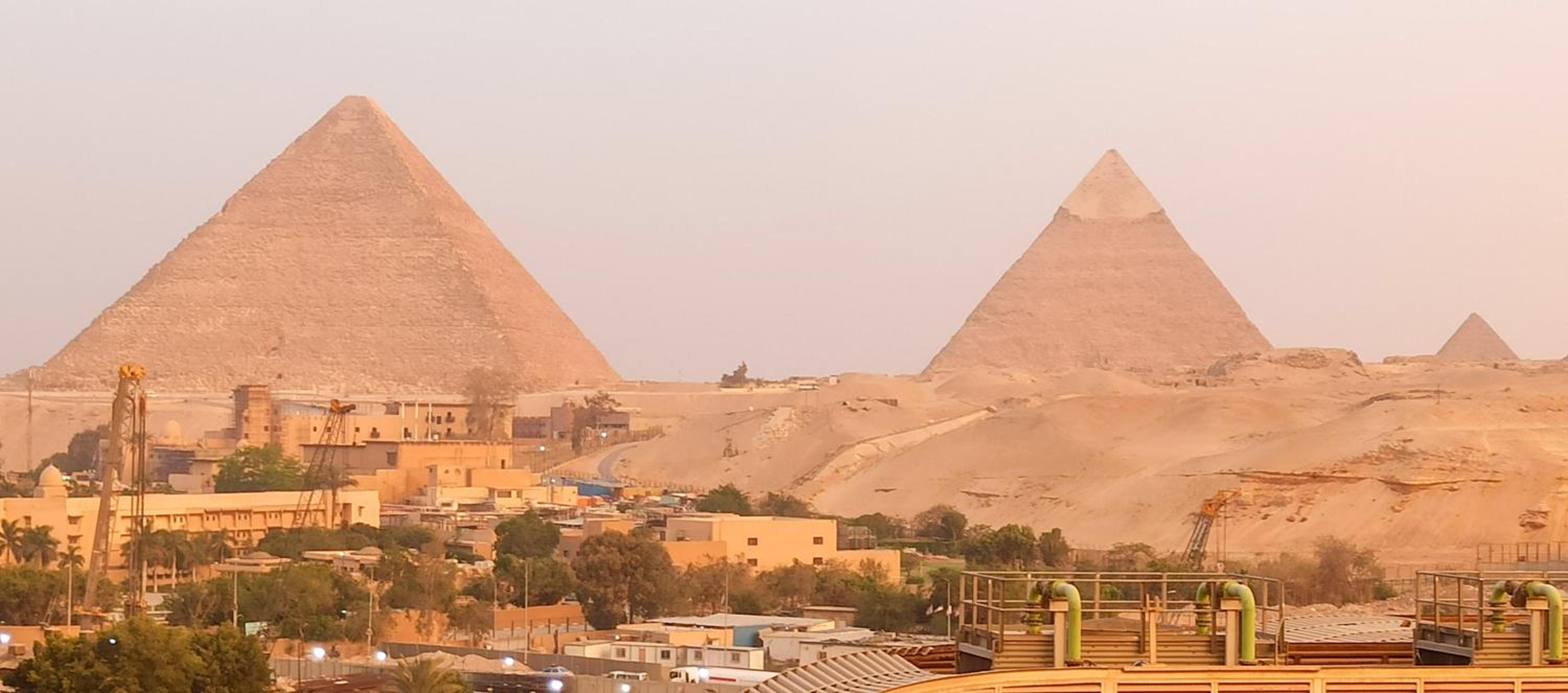 Grand Pyramids Inn