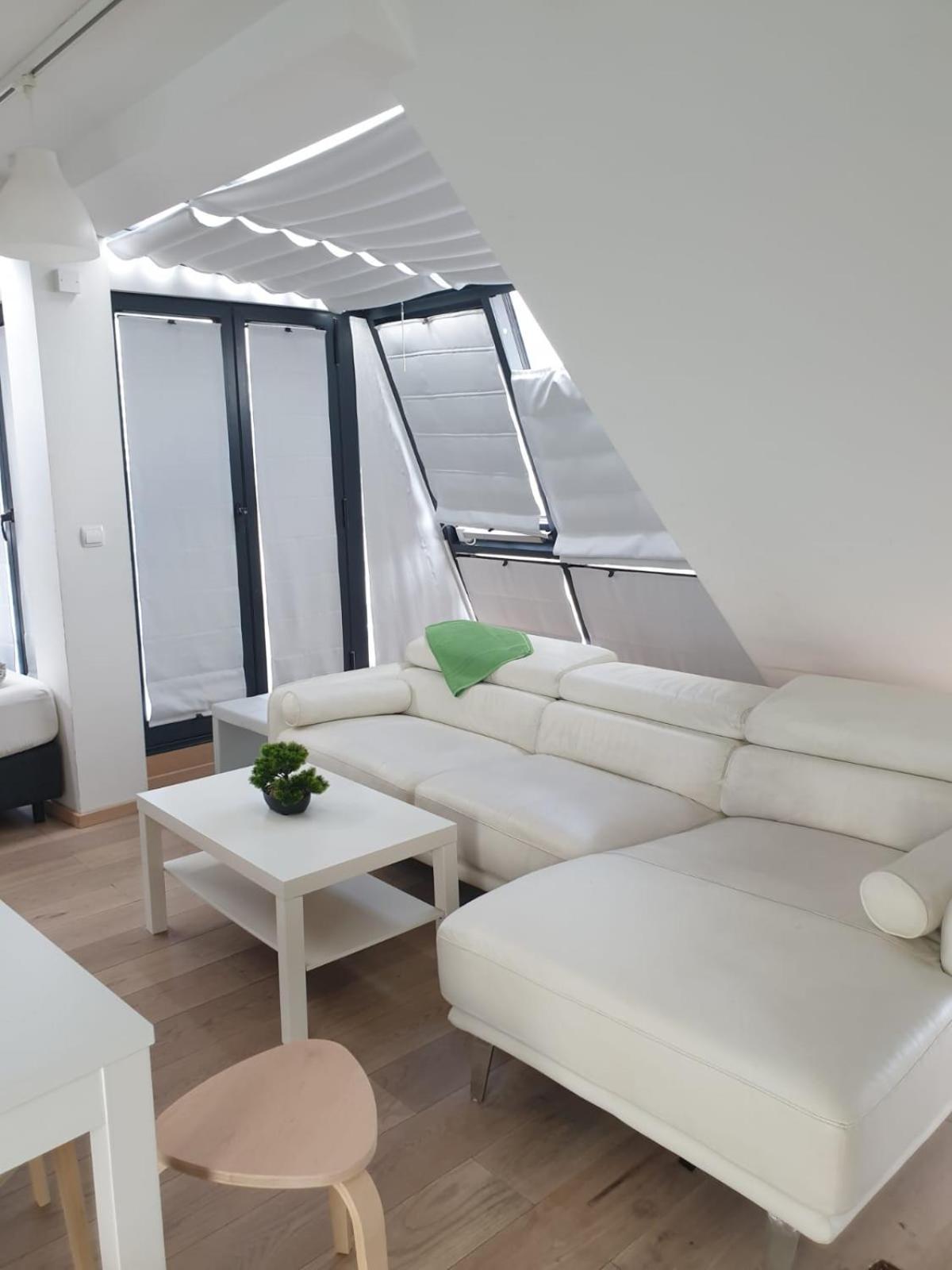 Hauptbahnhof Rooms