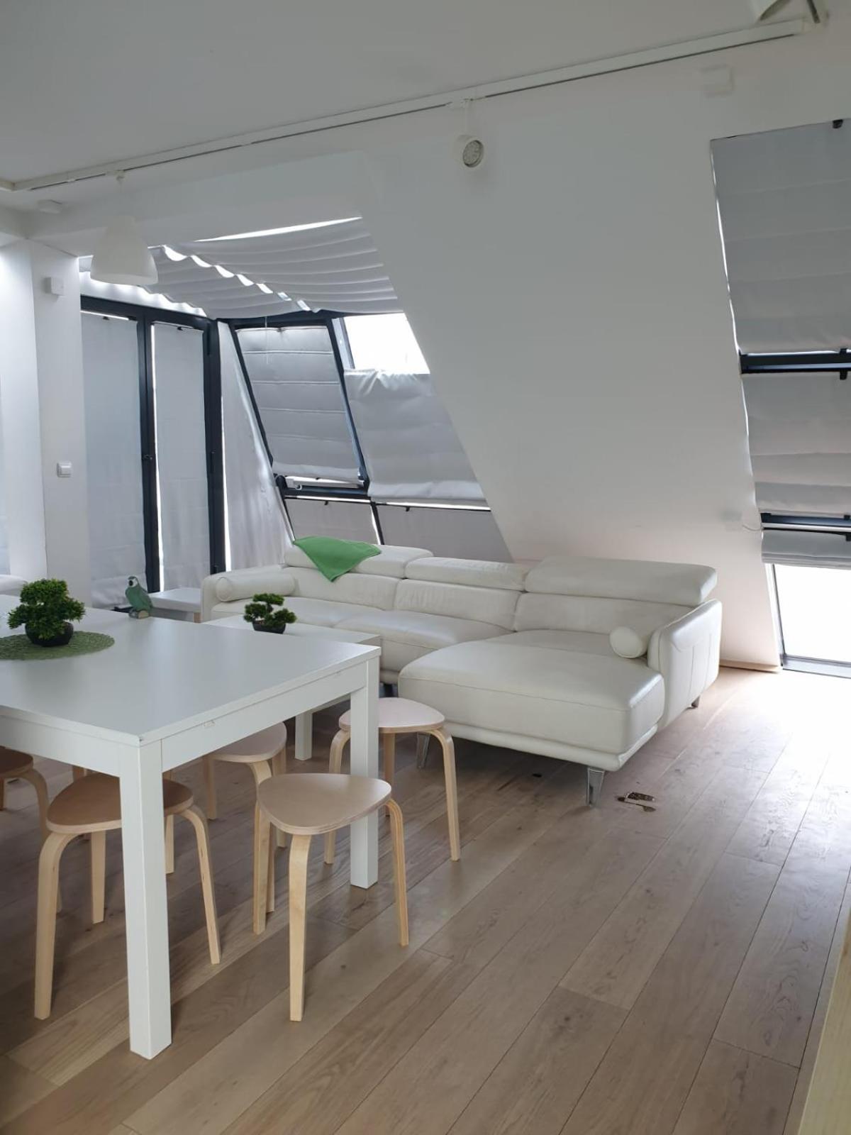 Hauptbahnhof Rooms