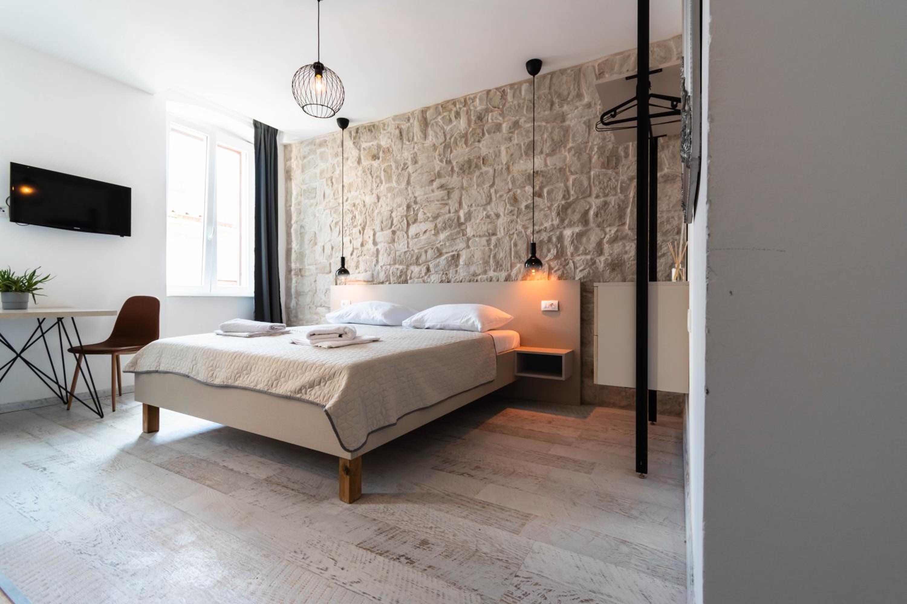 Hotel L&B City Center Studios Apartments - Image 1