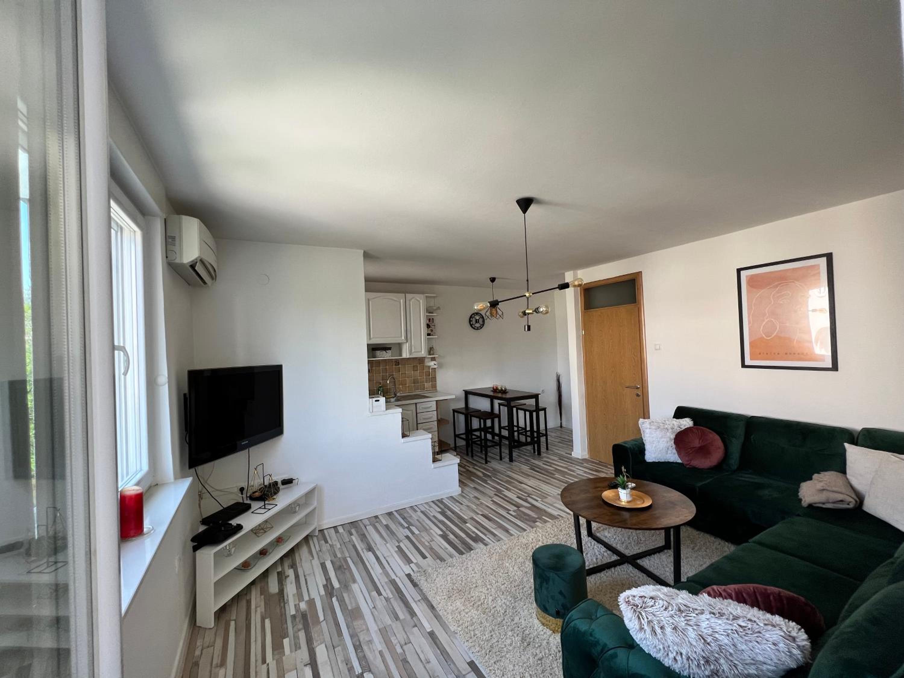Apartment near old town view 3