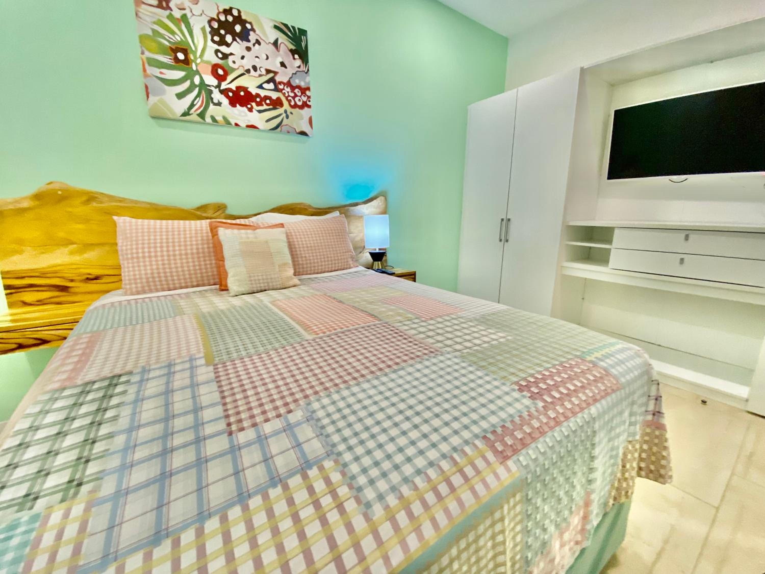 SUNSET OCEAN VIEW CONDO