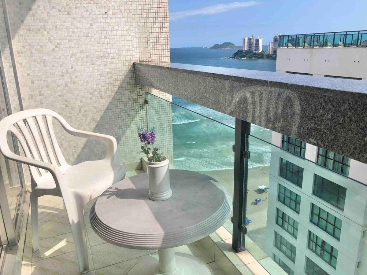 Pé na Areia: 3 Dorms com Vista Deslumbrante