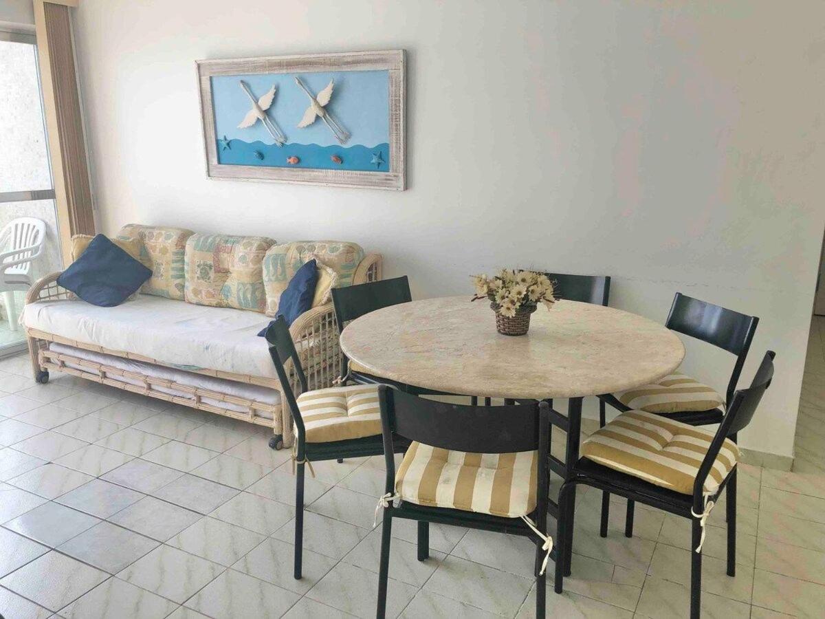 Pé na Areia: 3 Dorms com Vista Deslumbrante