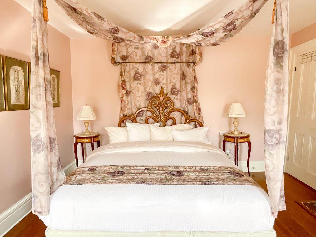 The Harbor Rose Bed & Breakfast
