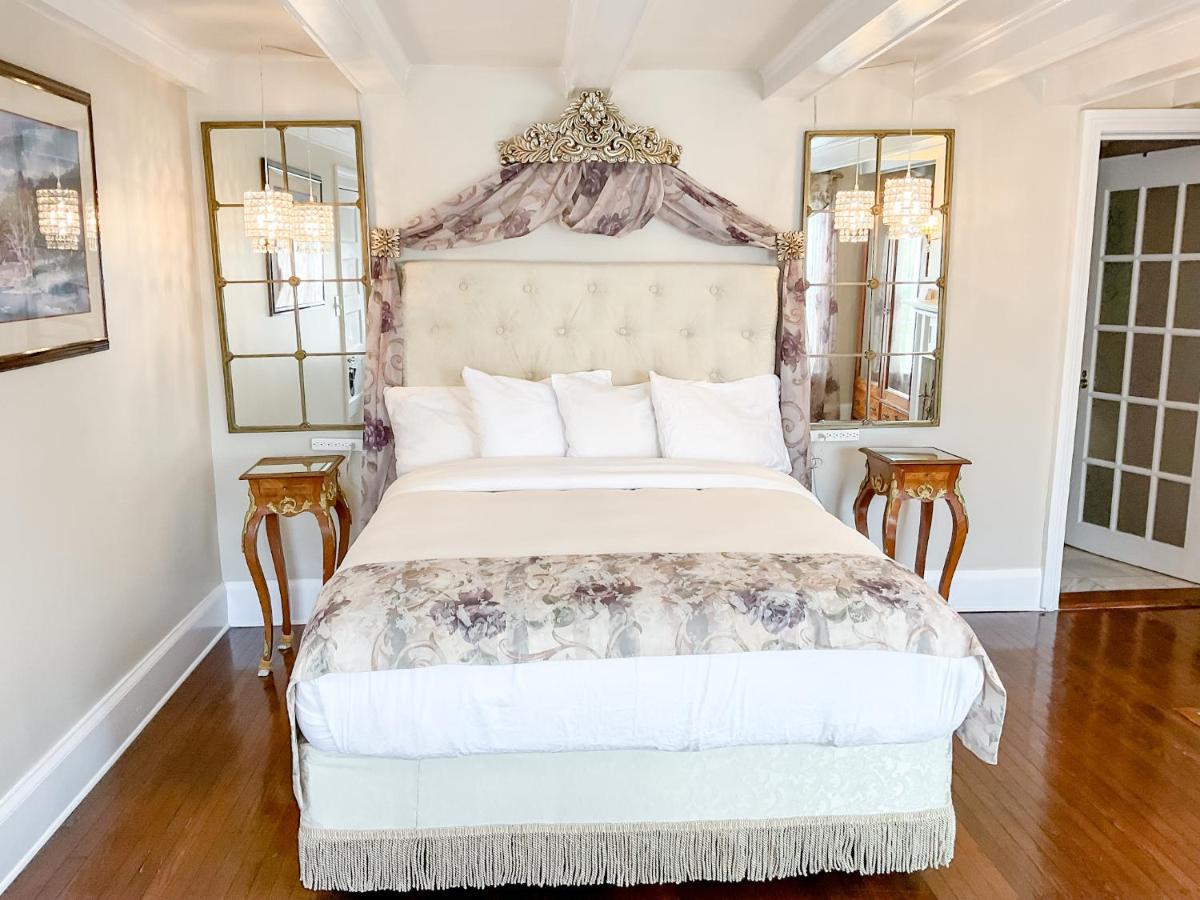 The Harbor Rose Bed & Breakfast