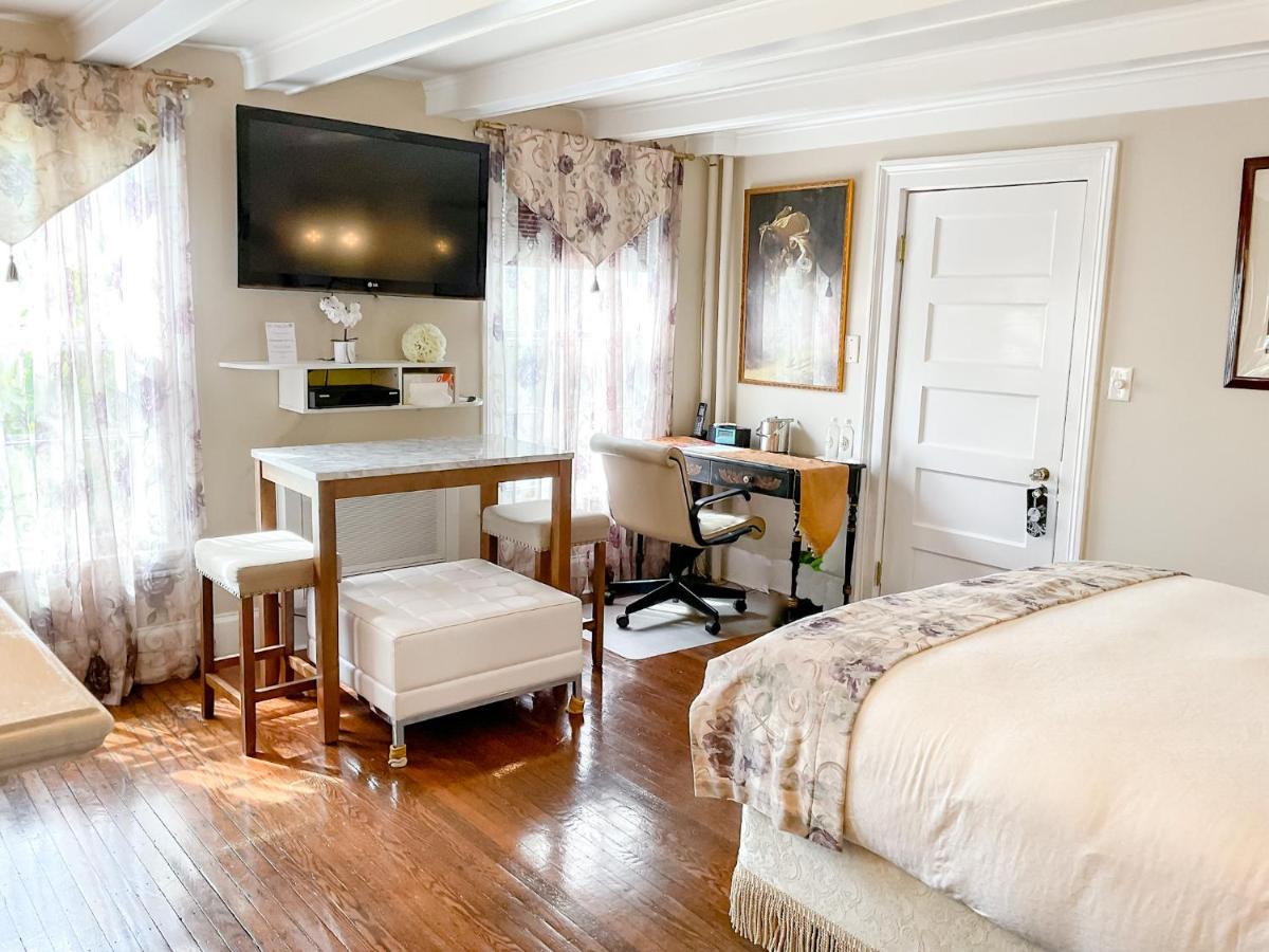 The Harbor Rose Bed & Breakfast