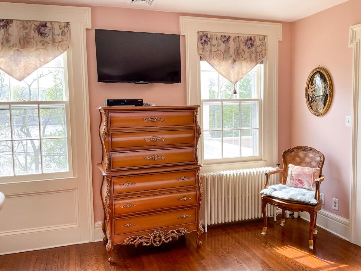 The Harbor Rose Bed & Breakfast