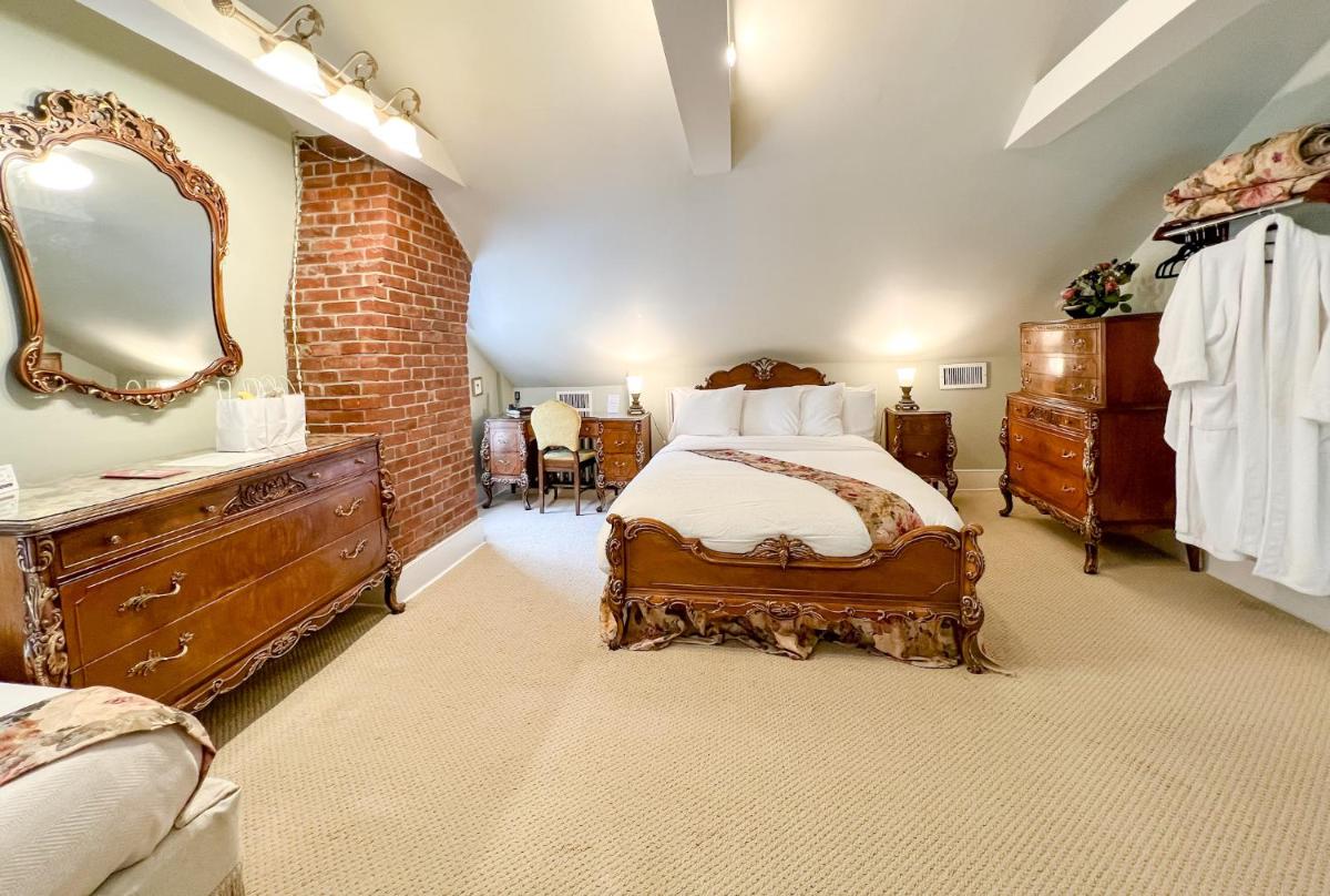 The Harbor Rose Bed & Breakfast