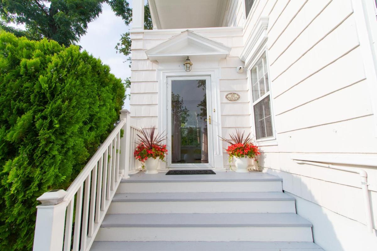 The Harbor Rose Bed & Breakfast