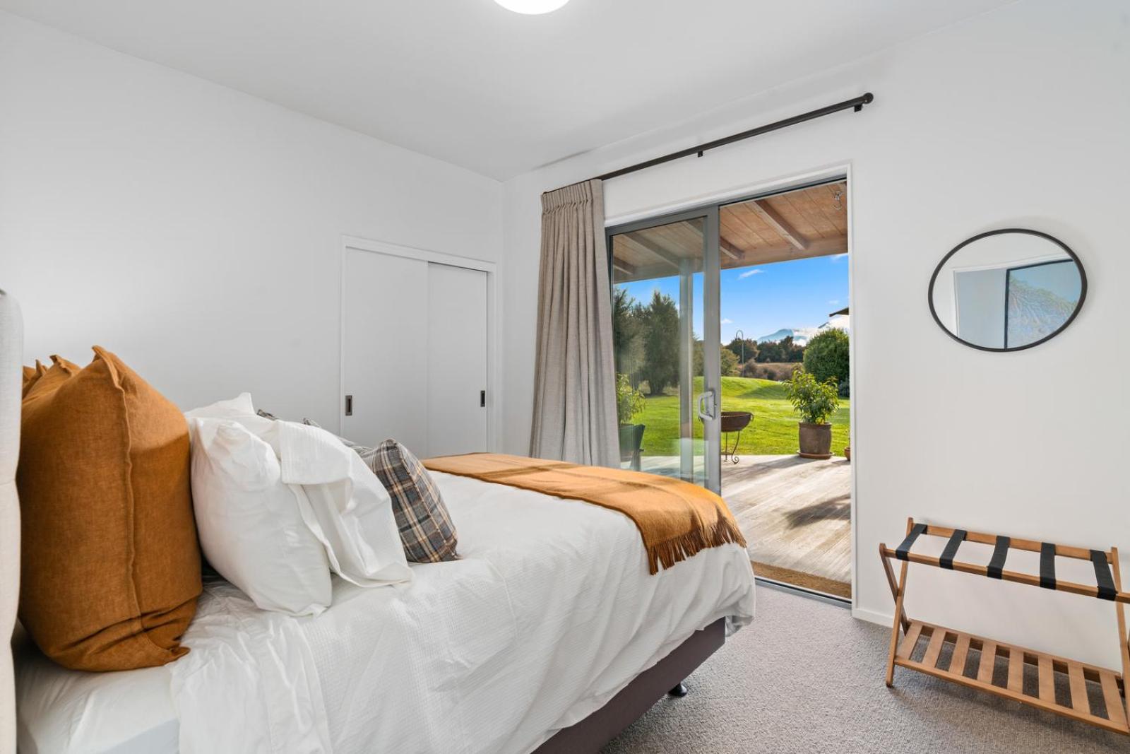 Mountain View Bliss - Albert Town Holiday Unit view 5
