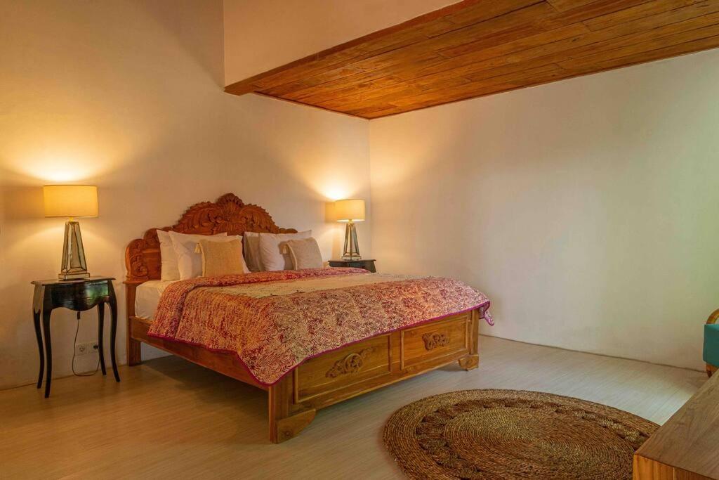 Berawa Canggu Stylish Joglo 3 BEDROOMS PRIVATE VILLA with private pool view 5