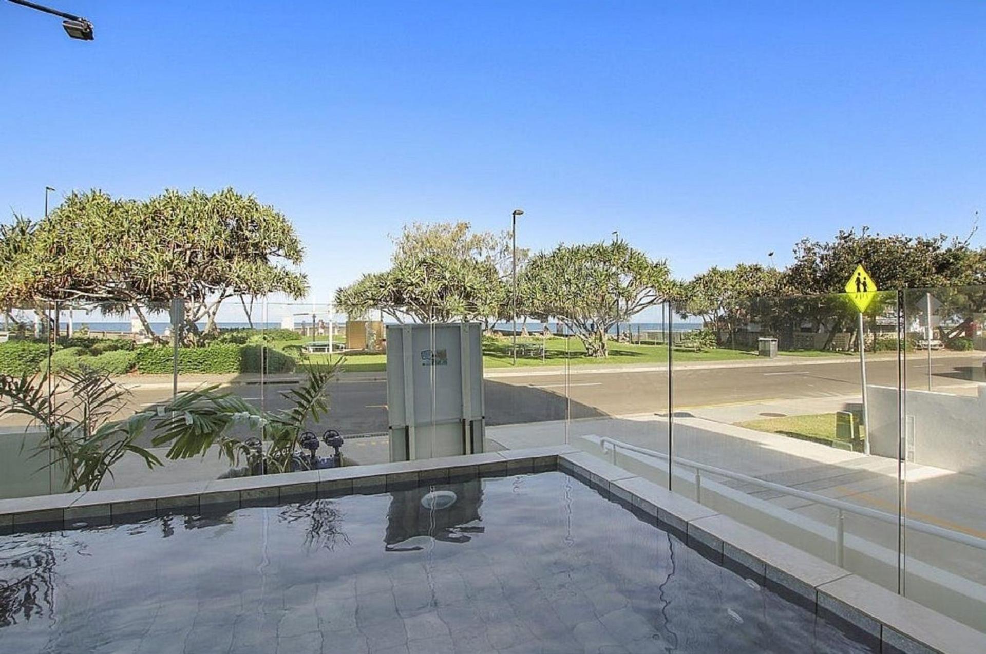 Caloundra Vacations - Kings Surf Unit 6 5 Ormonde Tce Kings Beach - Property Image 3