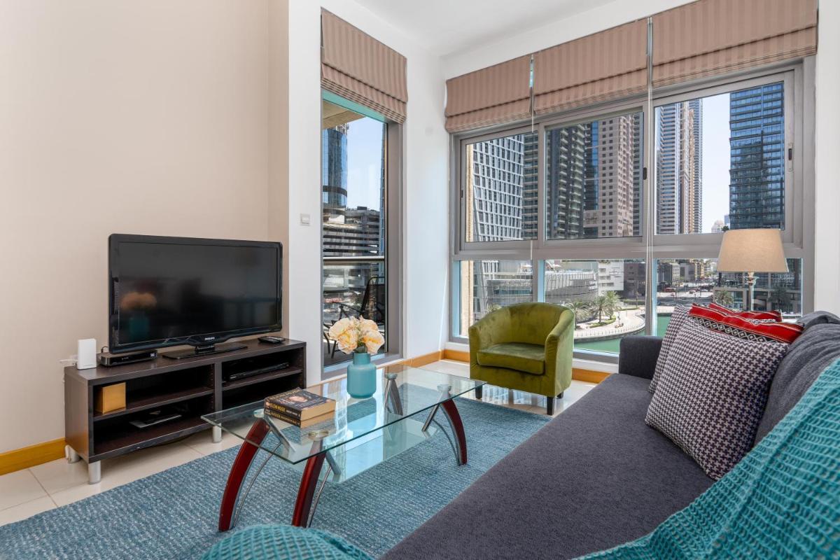 Vacay Lettings 1 BR -Edge of canal Marina view