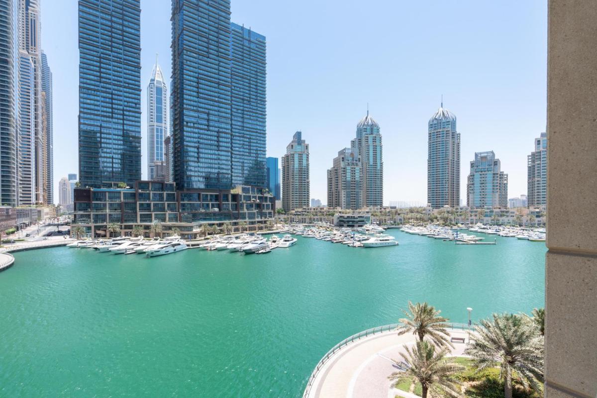 Vacay Lettings 1 BR -Edge of canal Marina view