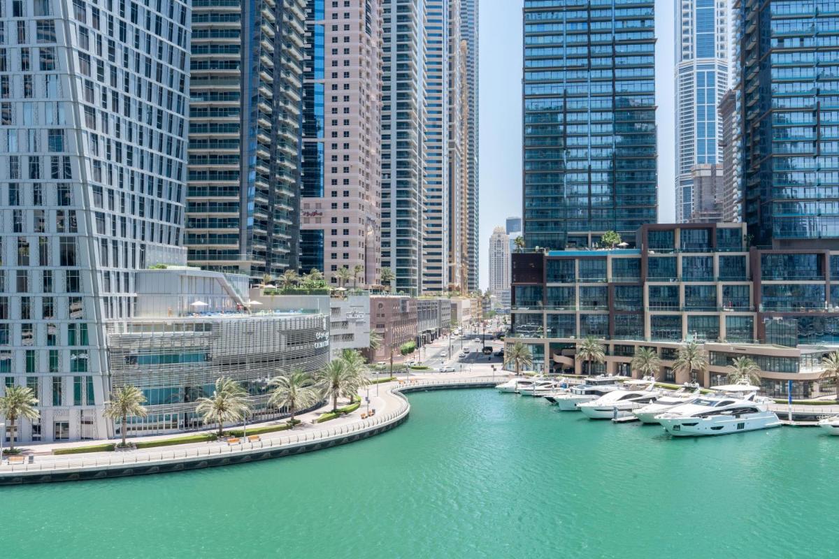 Vacay Lettings 1 BR -Edge of canal Marina view