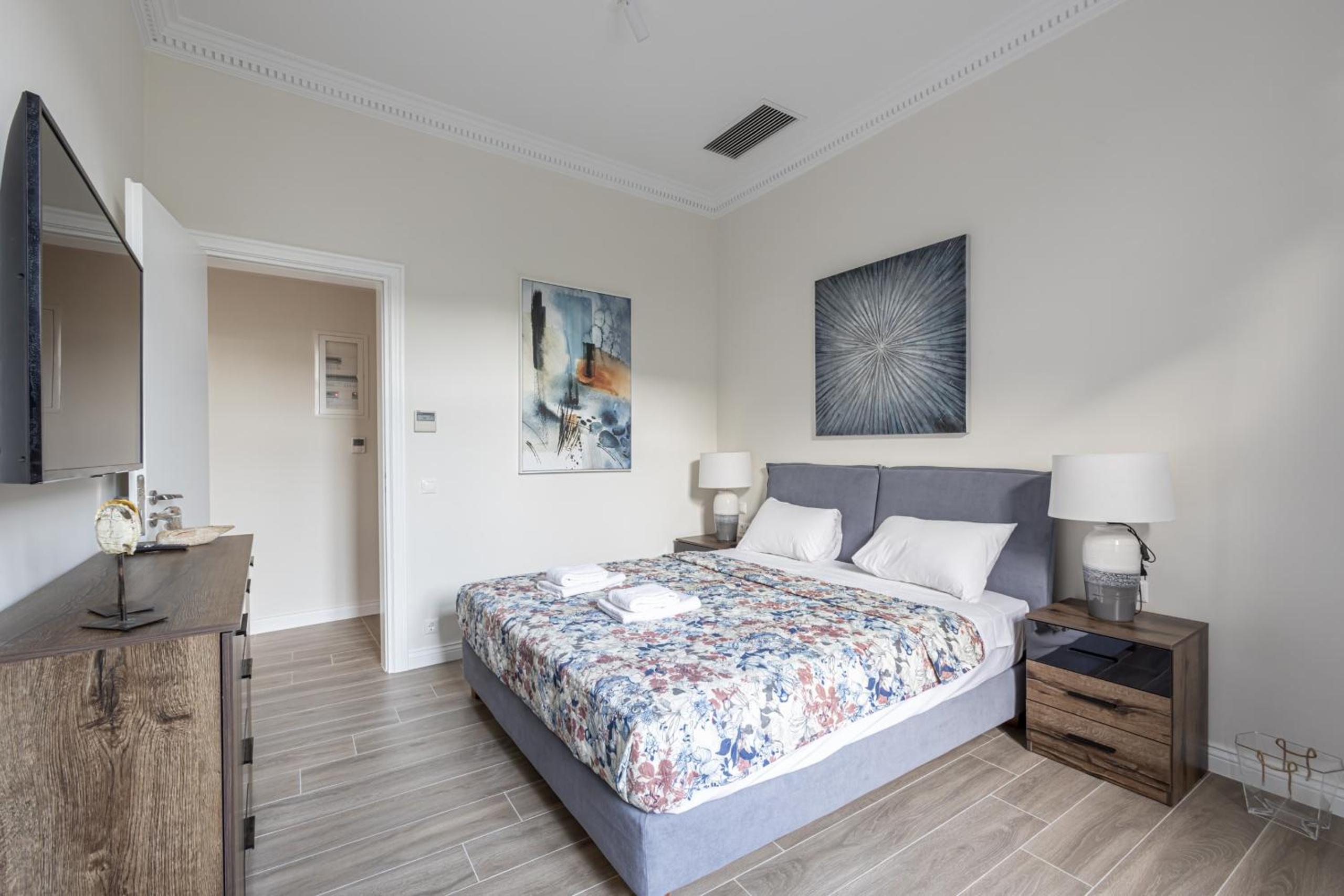Plaka's Privileged Accommodation