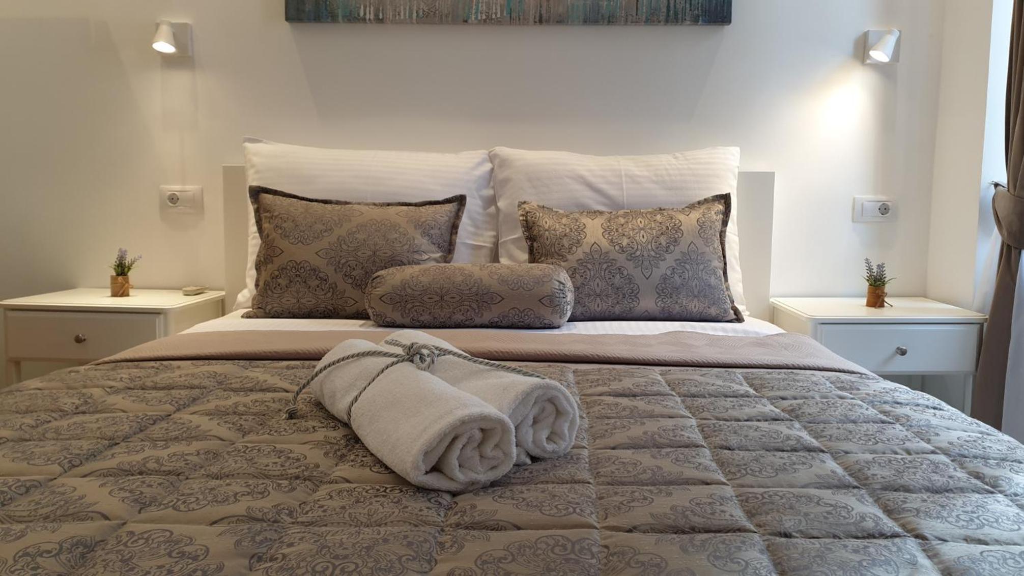 Placeta Apartments & Rooms