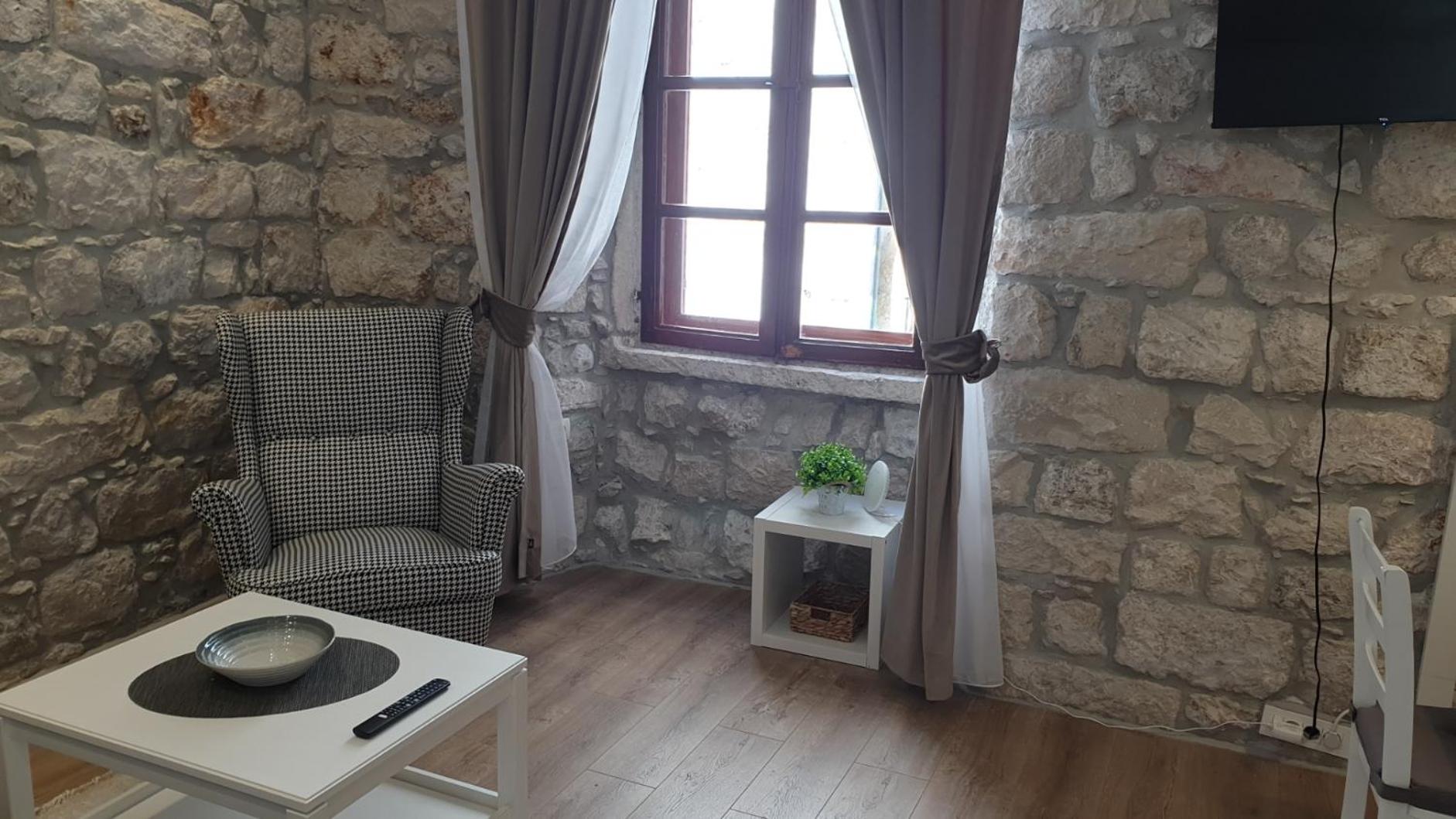 Placeta Apartments & Rooms