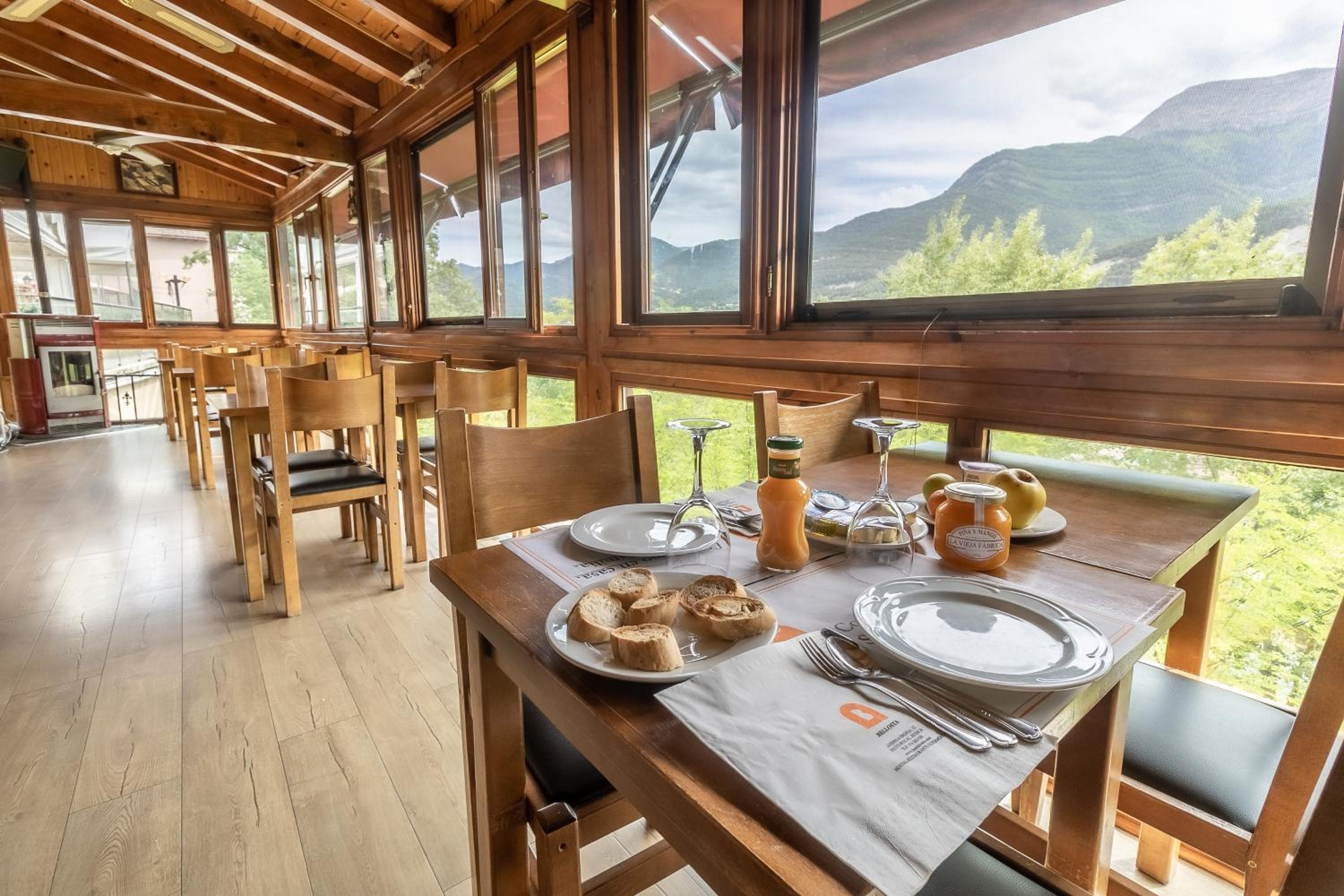 HOSTAL RIO ARA BELLOSTA by Vivere Stays view 5