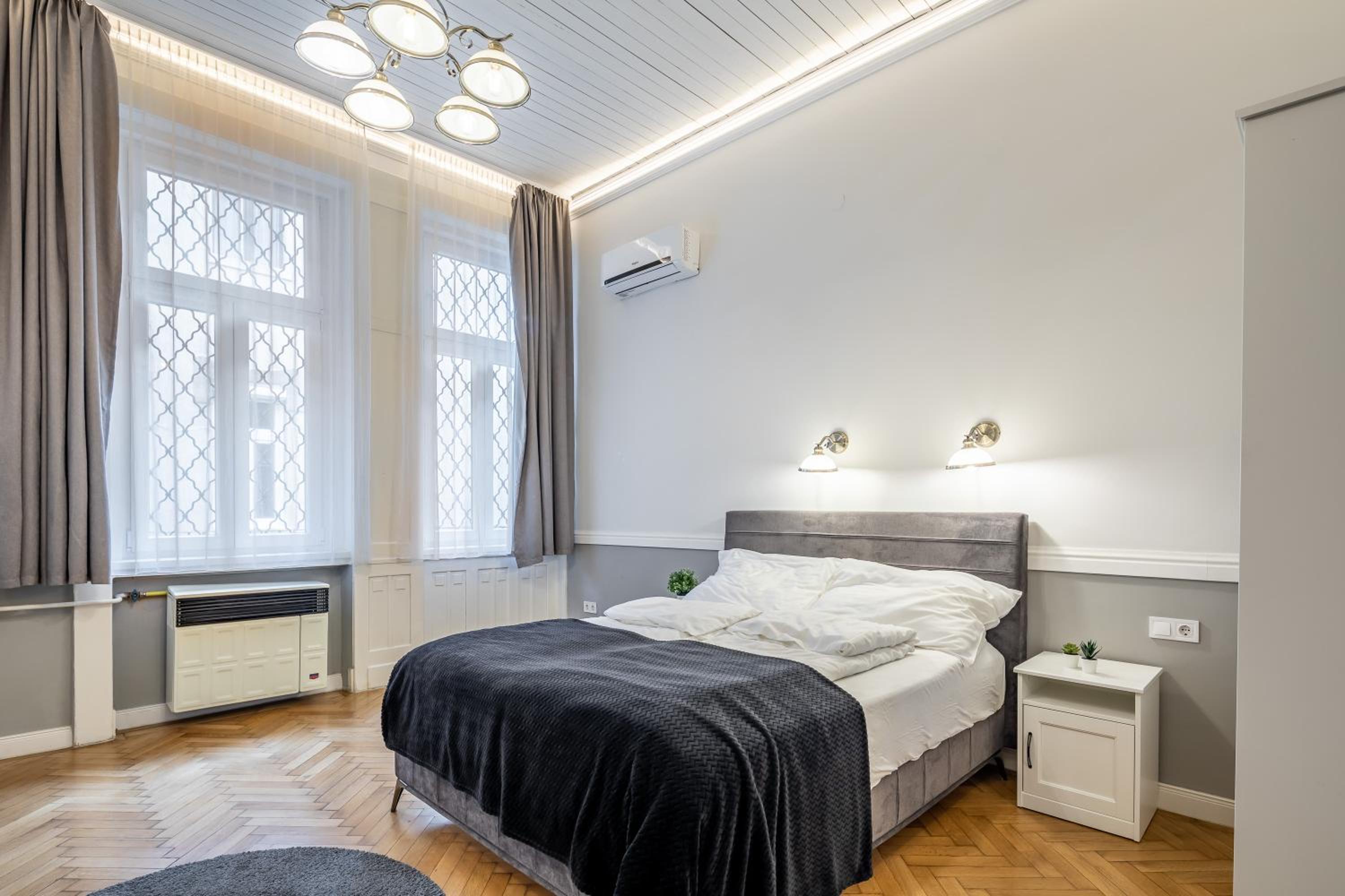 Luxurious Apartments At City Center view 3