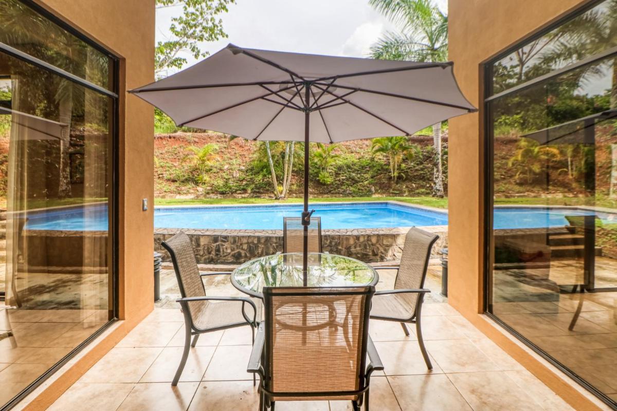 Esterillos Estates Coconut 38