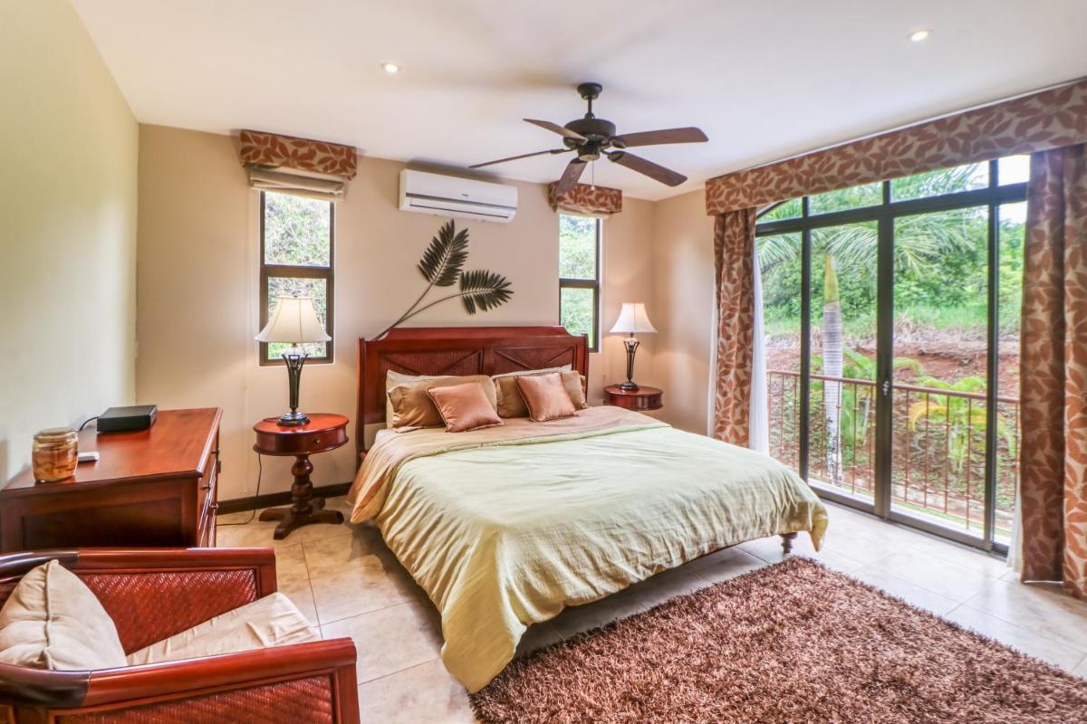 Esterillos Estates Coconut 38