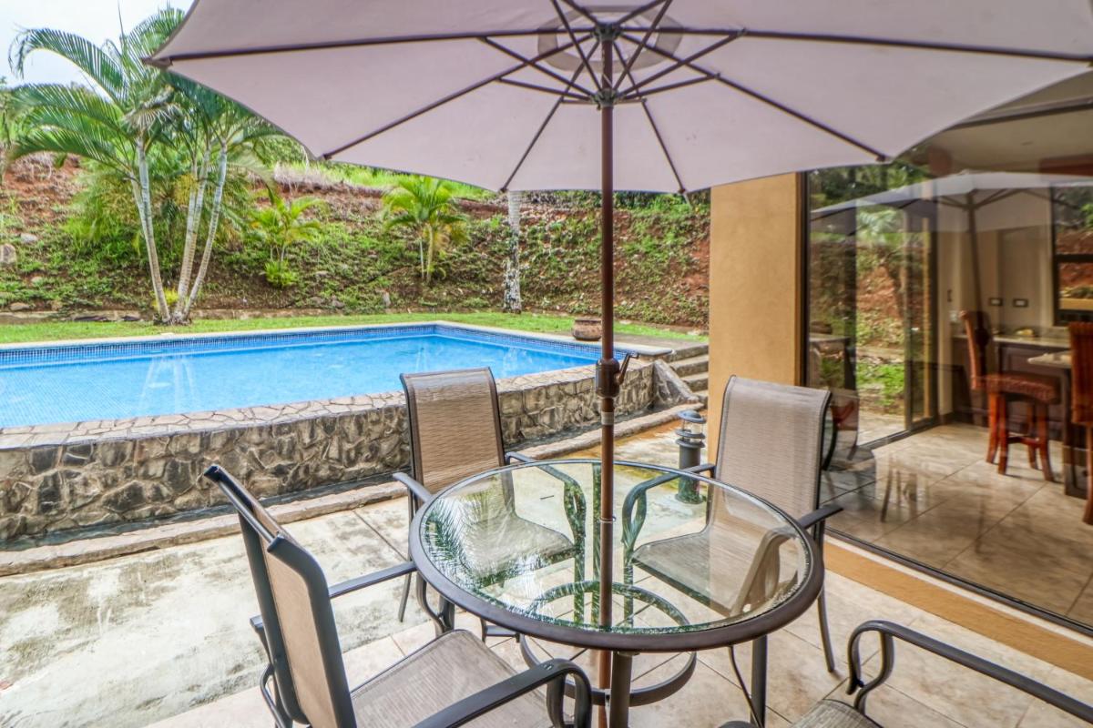 Esterillos Estates Coconut 38