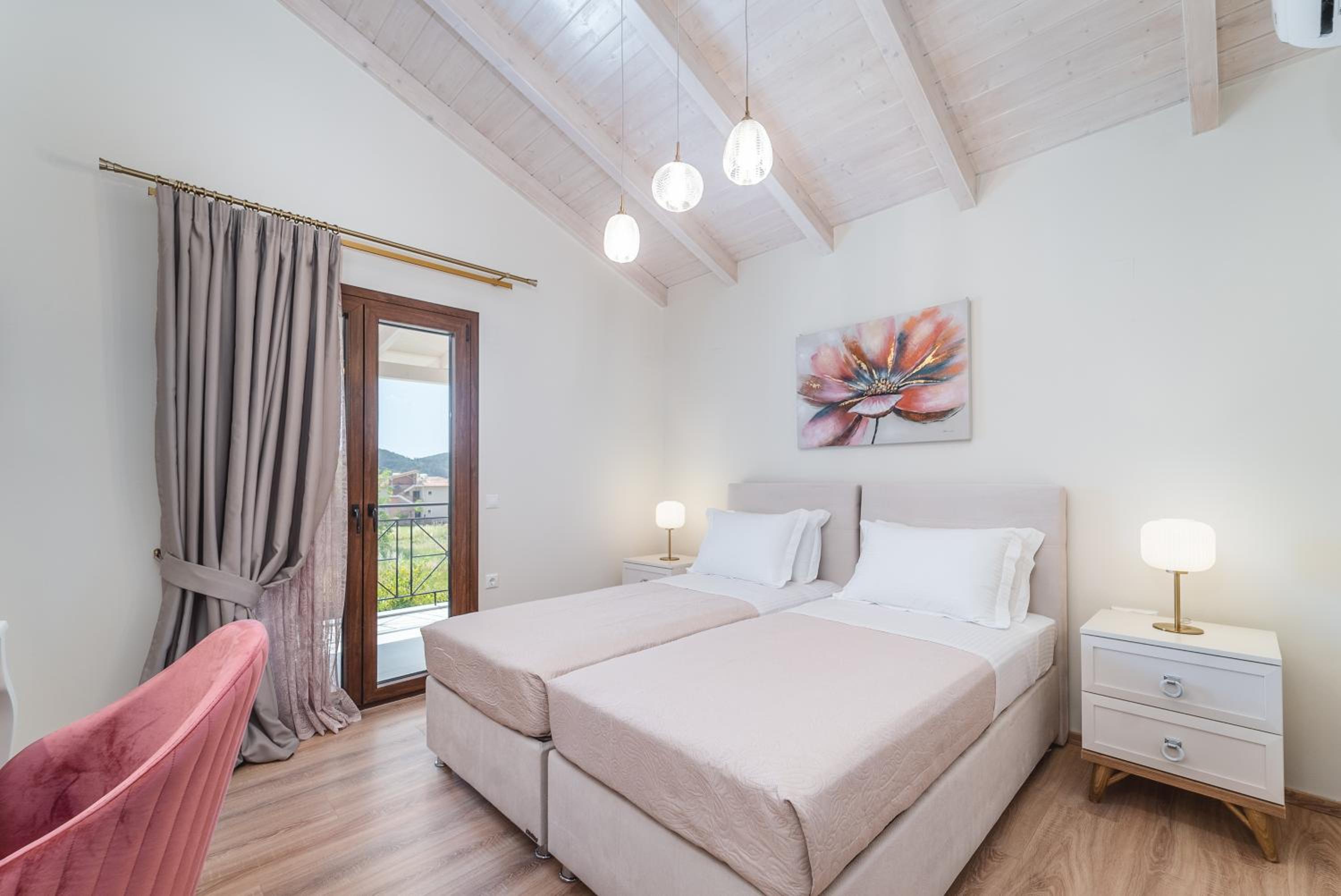 Vincenzo Suites
