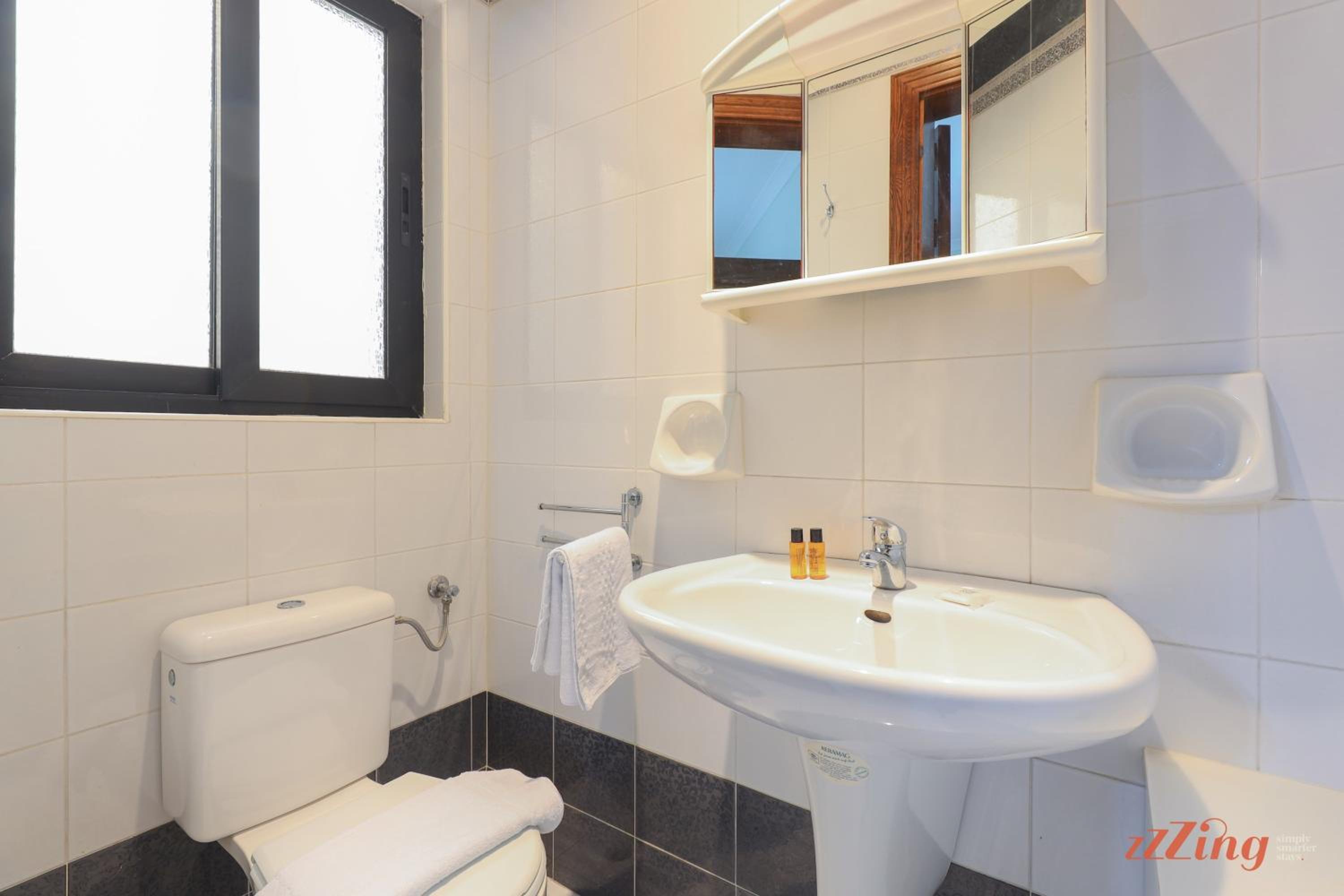 Beachfront 2BR Holiday Home in Mellieha Seashore