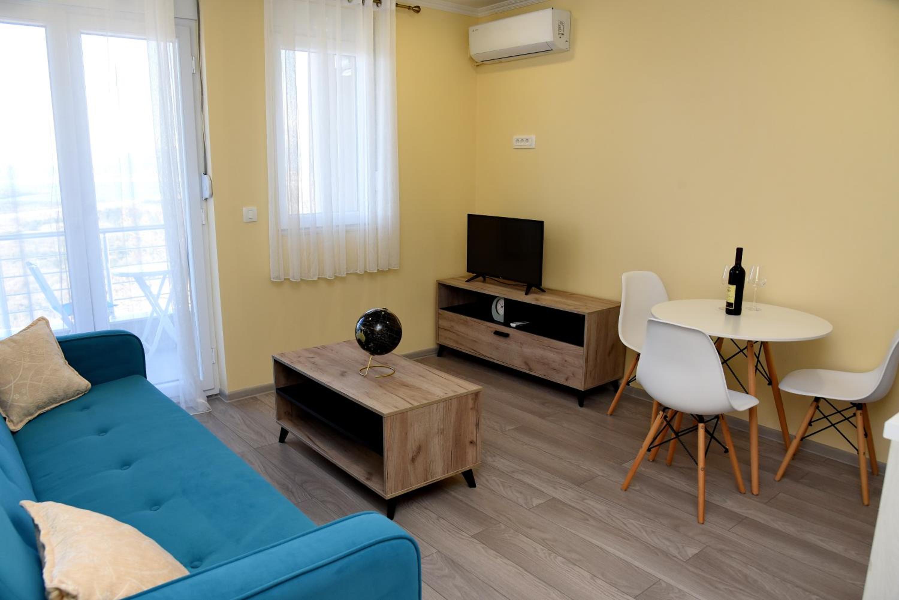 Photo 9