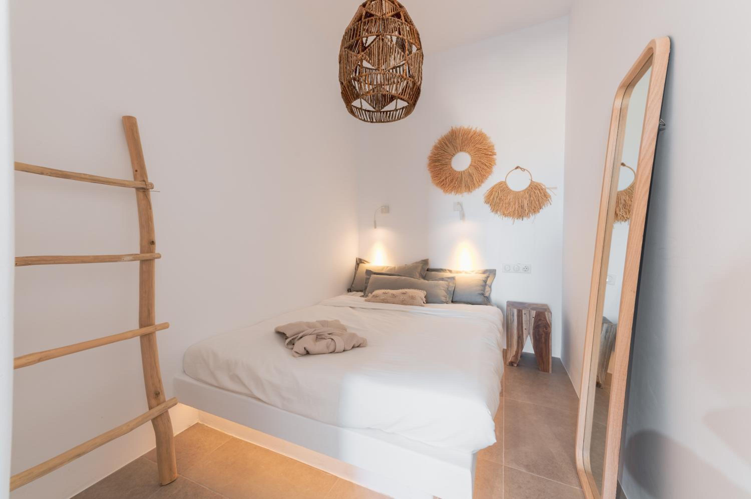 Anemela Villas & Suites Mykonos - Image 2