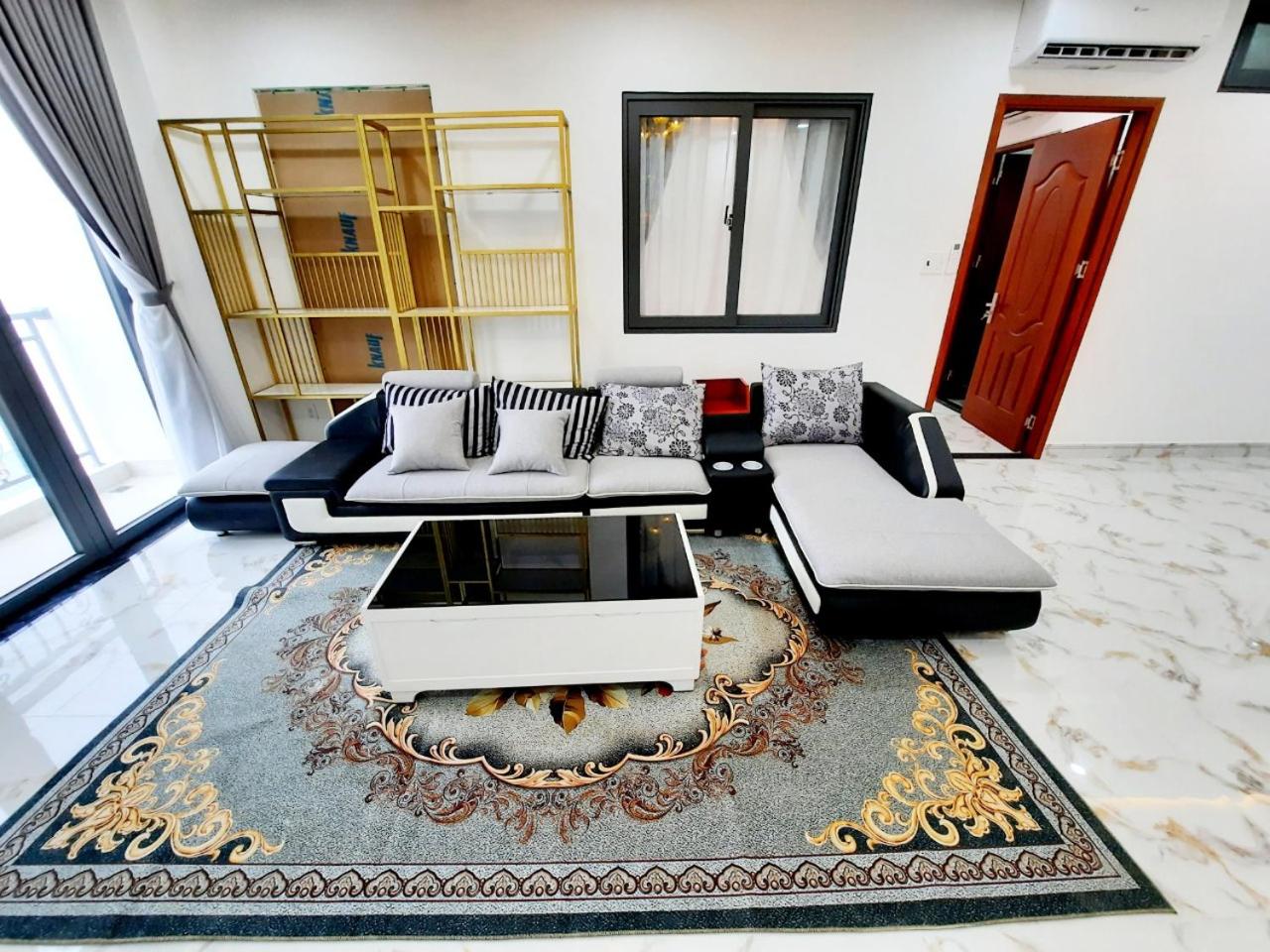 MM's House