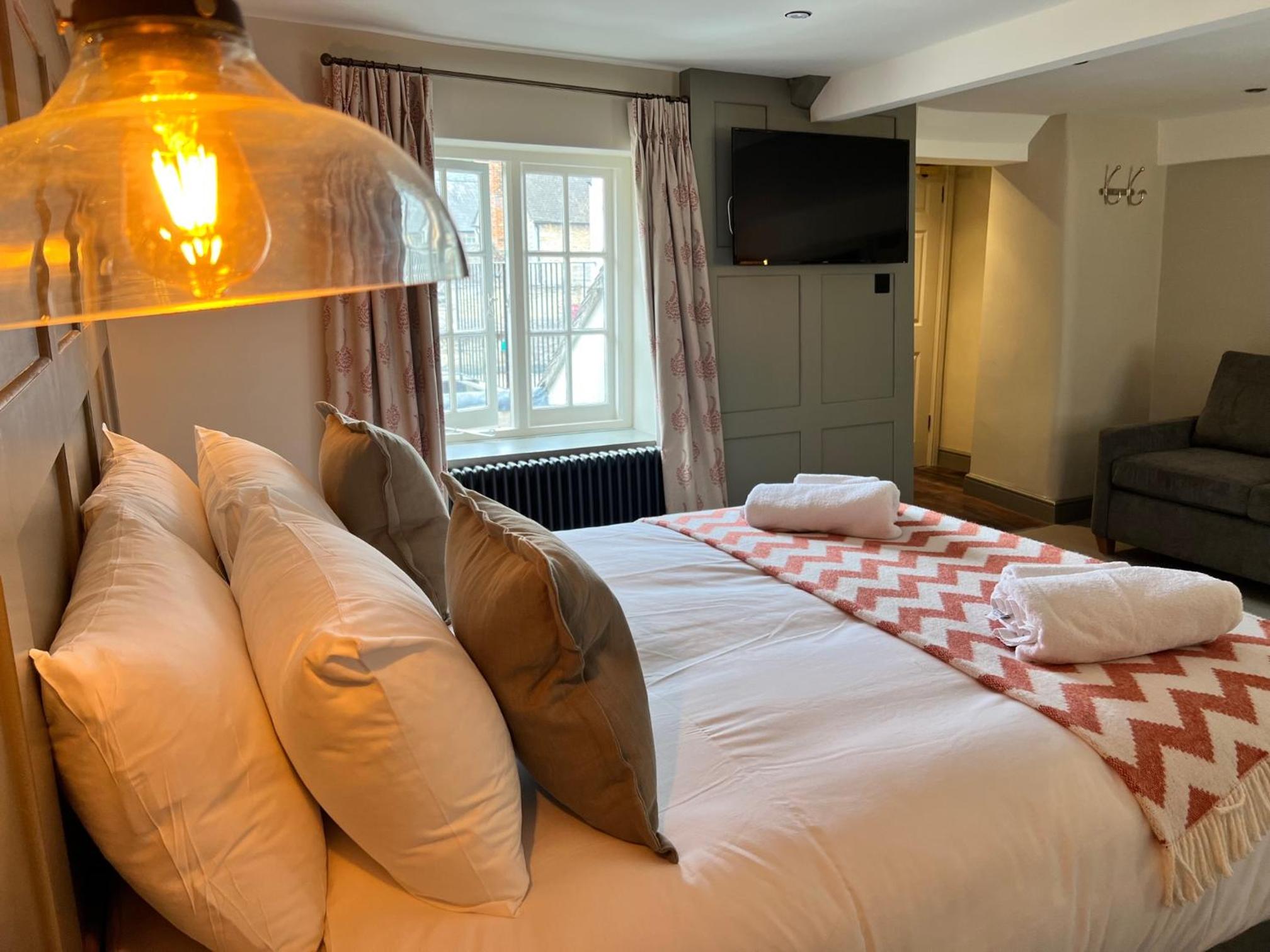 Woodstock Vacations - The Punchbowl Inn - Property Image 6