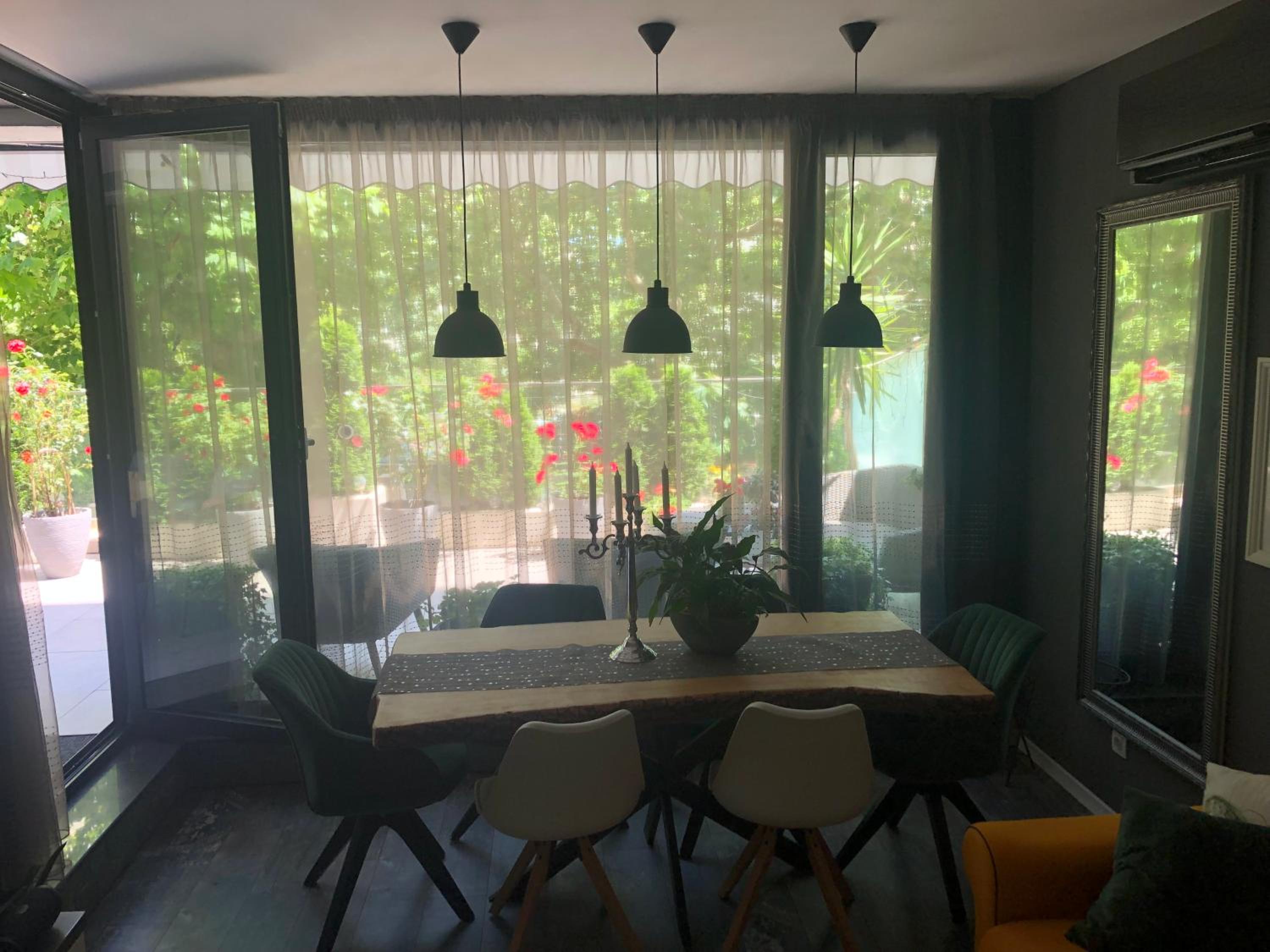 Sea Garden Apartment