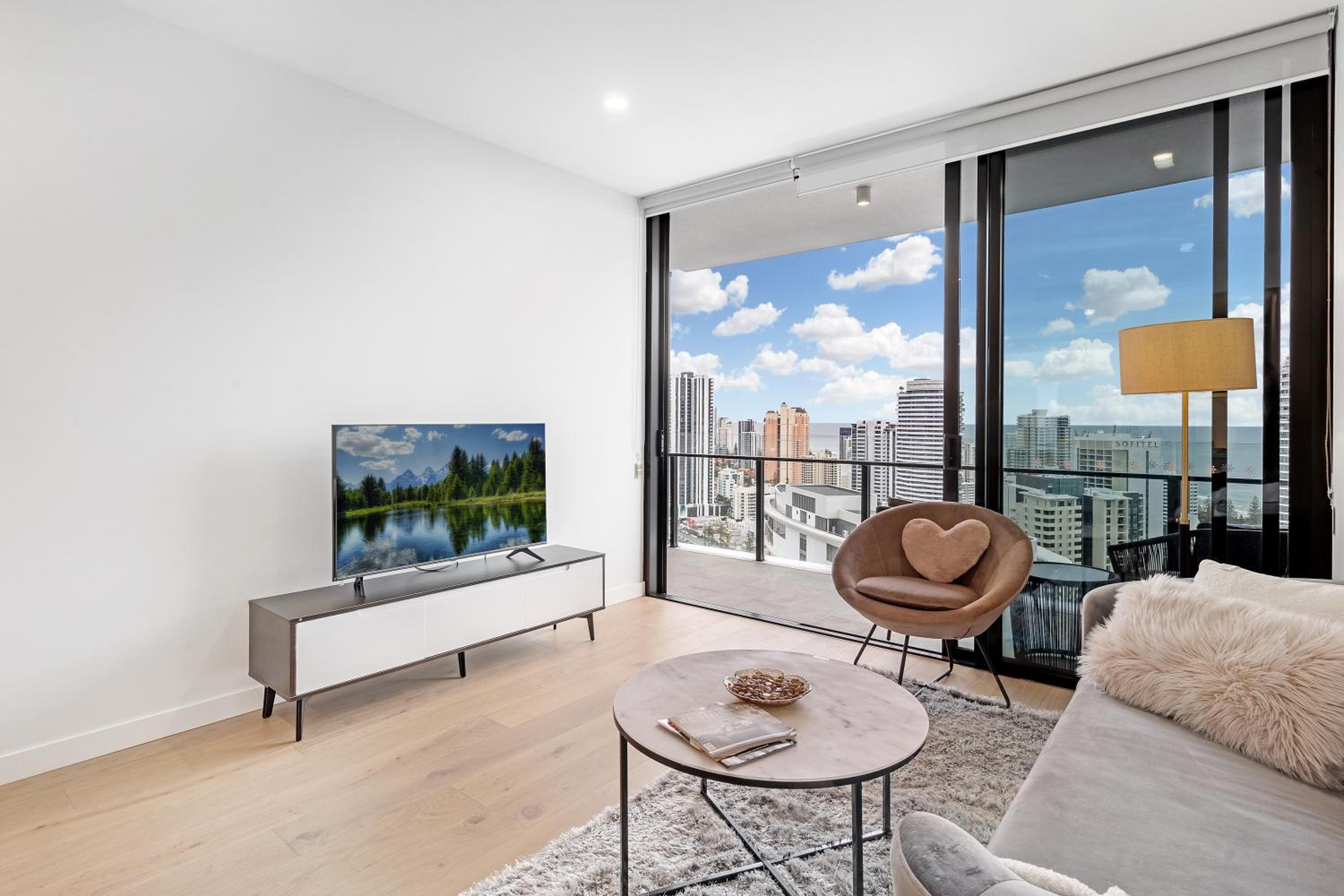 Lamour Ocean View Apartment II in Casino Broadbeach - free parking-195cm view 2