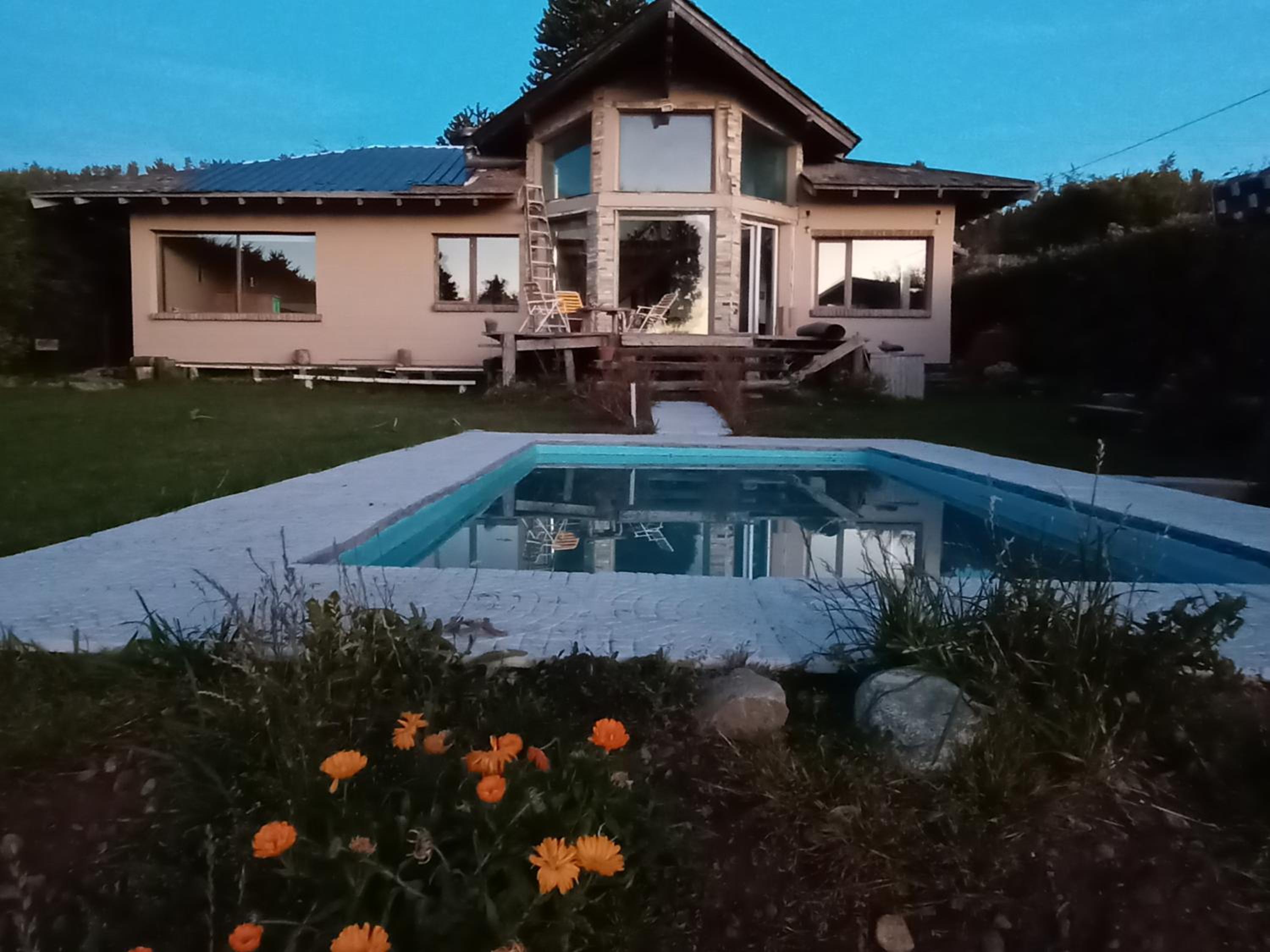 hermosa casa a una cuadra del lago
