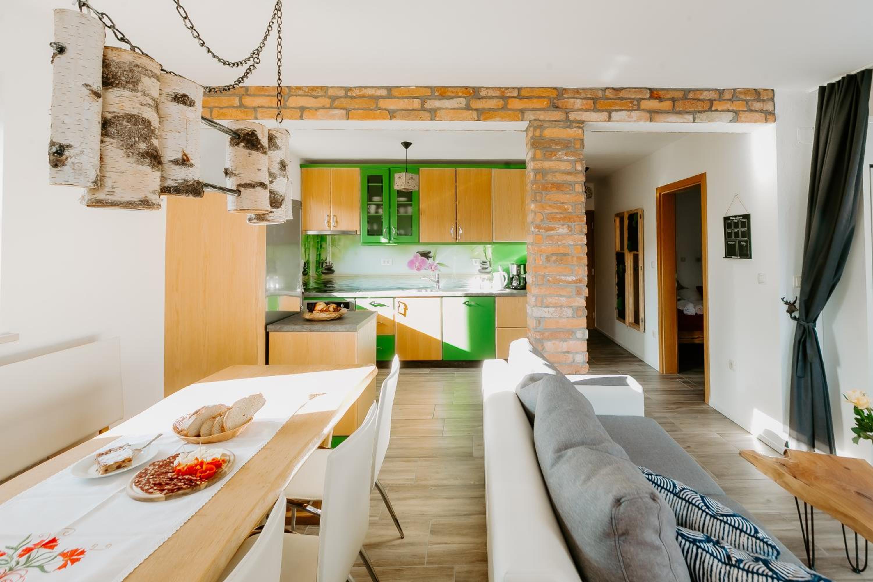 Mama Mia Apartments