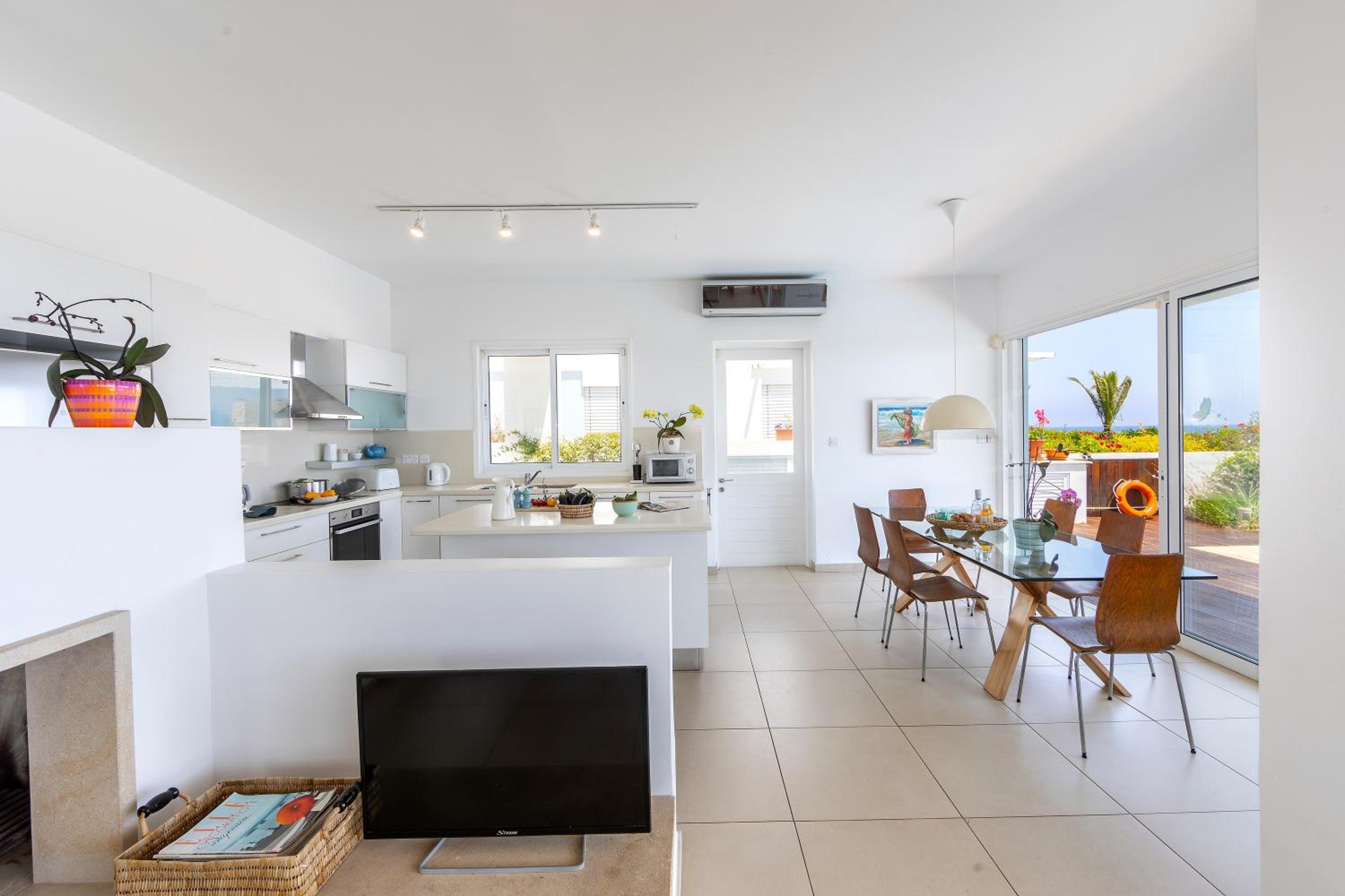 Protaras Beachfront Villa Alia
