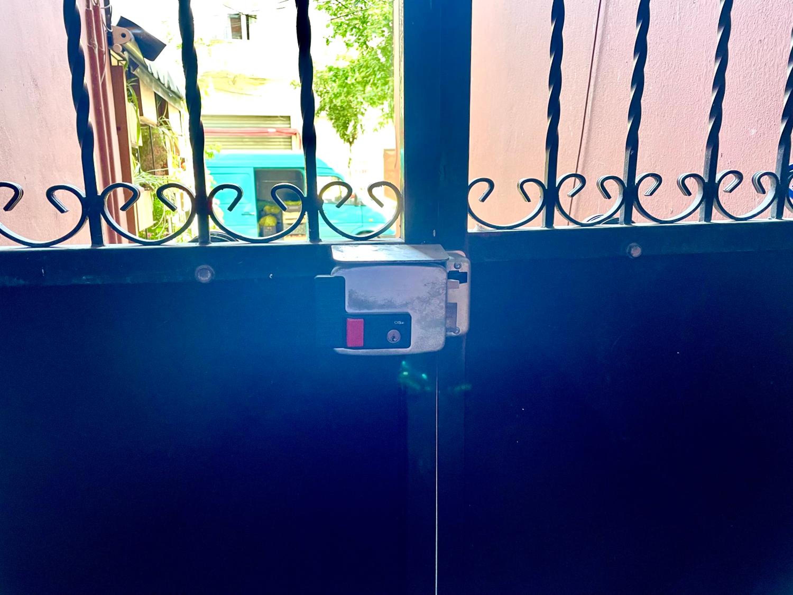 Central Studio Apartment 1, Tirana