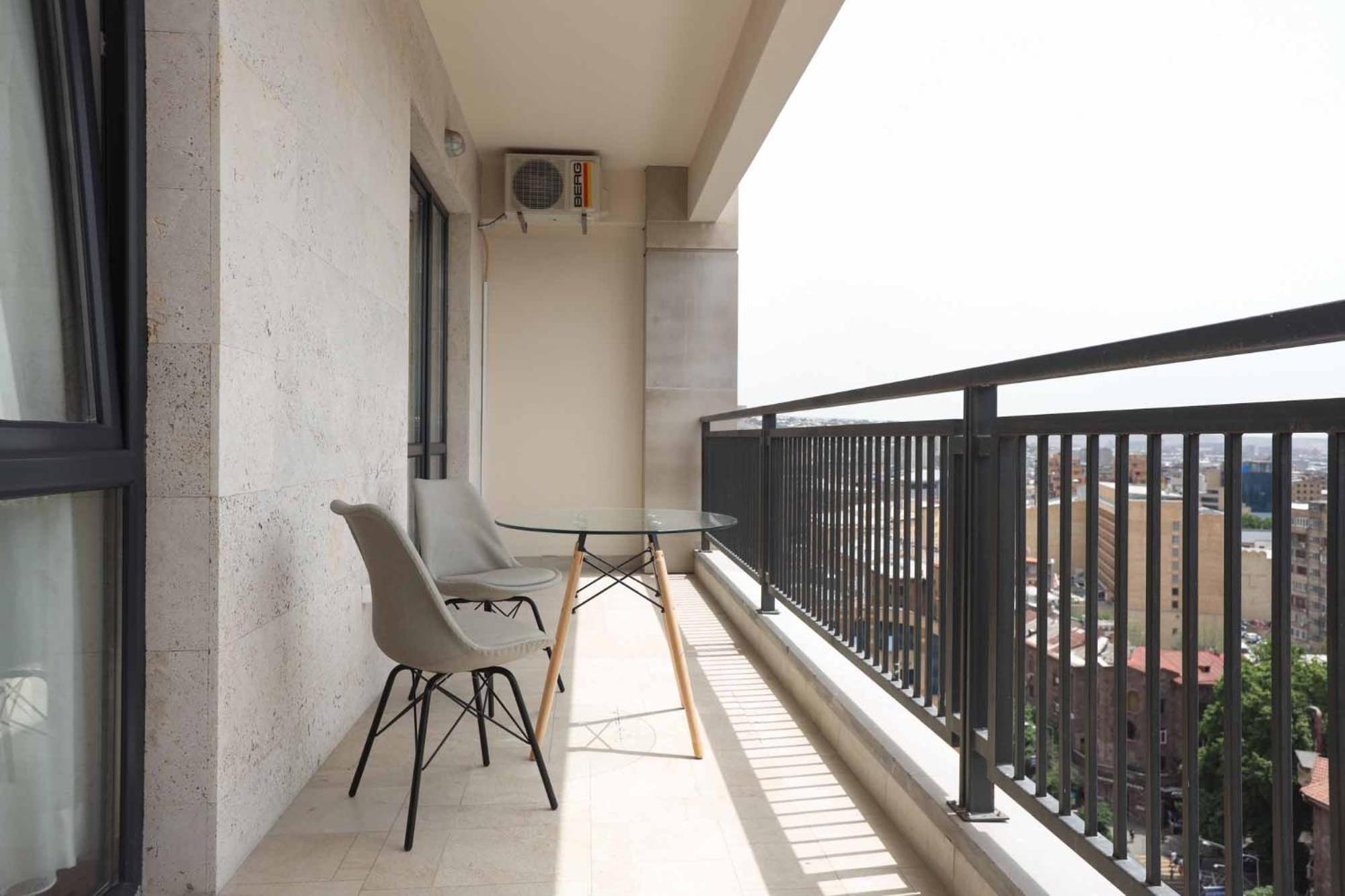 Apart-hotel on Koghbatsi 16
