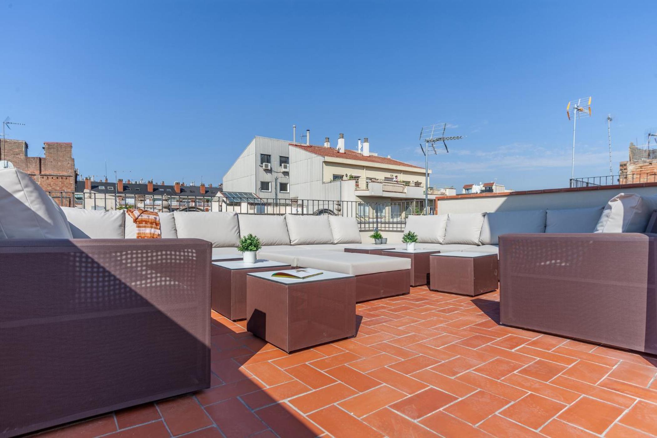 Aparteasy - Deluxe Family Apartments with Pool photo 3