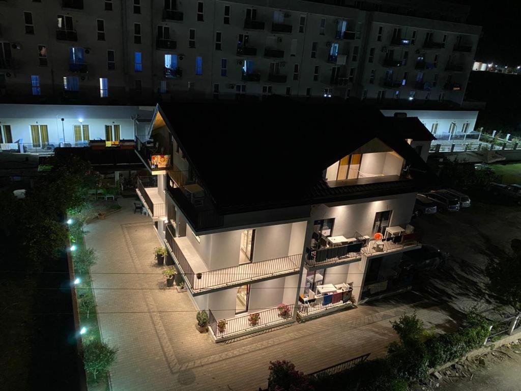 Vila Lazri