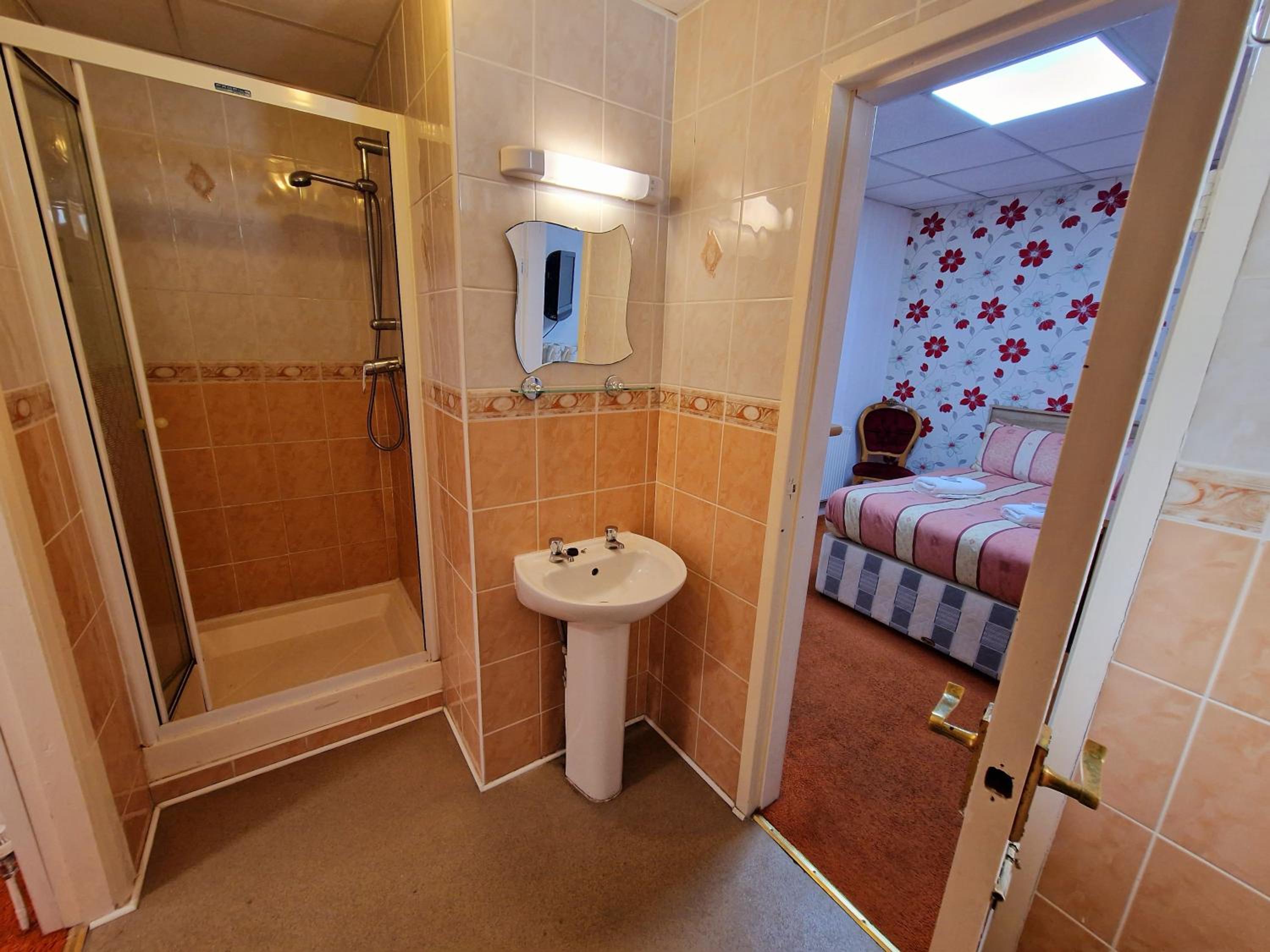 Photo 11
