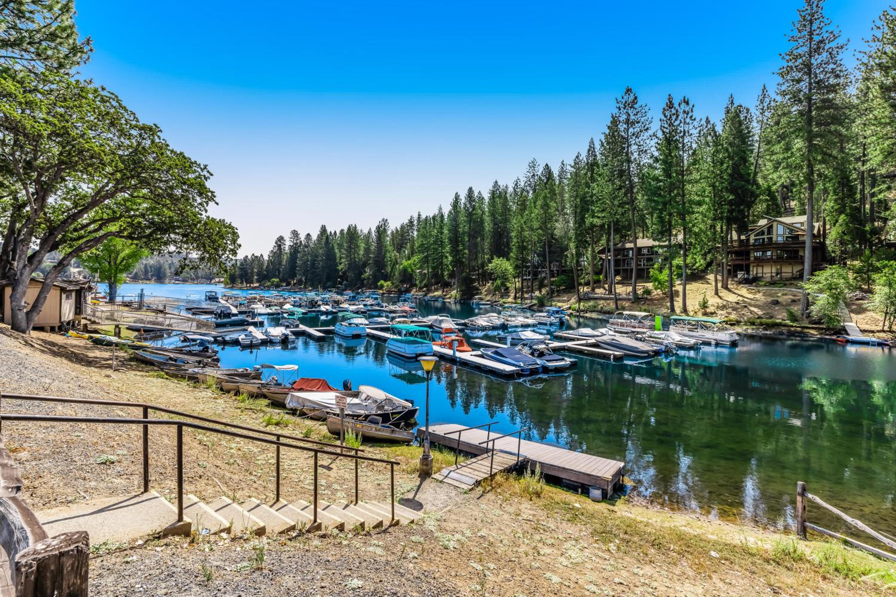 4BR Home Near Yosemite with Pool Table