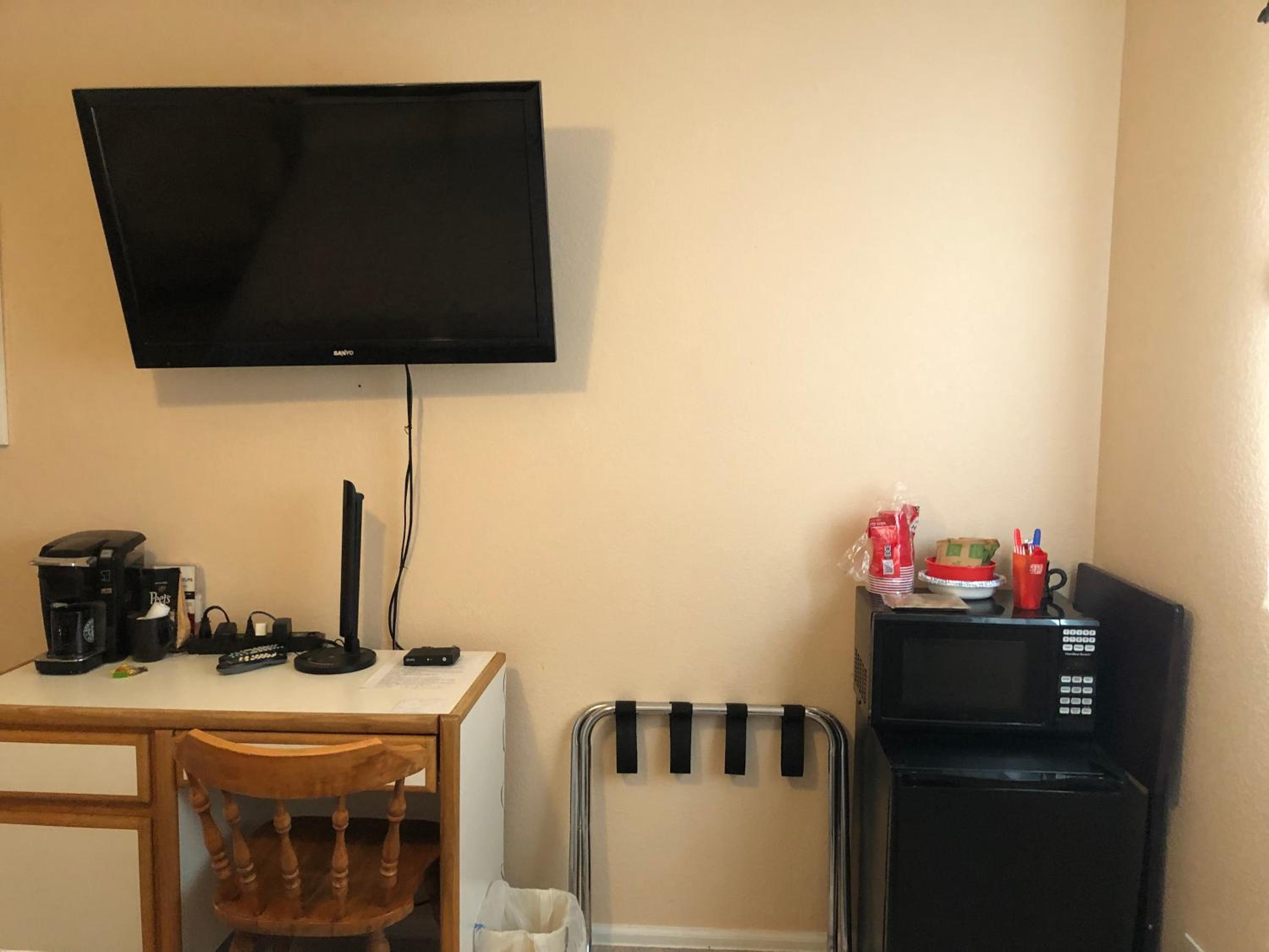 1 or 2 bedrooms with bath in our home at Indian Peaks golf course
