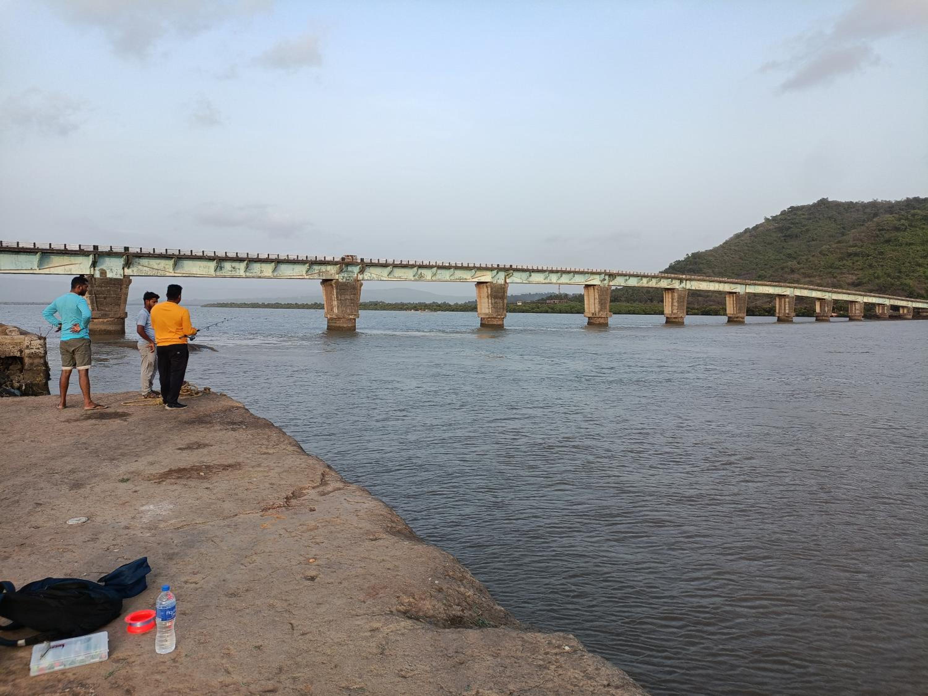 Parvati Niwas Homestay -5 Mins walking frm Revdanda Beach & Fort -Free Wifi & Coolers